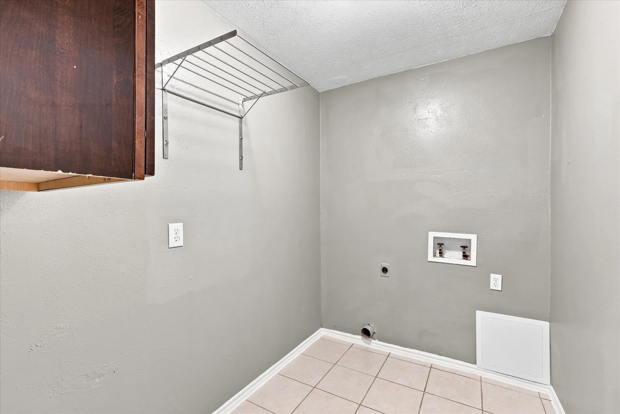 Single Family Residence For Sale in Collin County , 2525 Eucalyptus Drive, Plano, Texas 75075, 4 Bedroom, 4 Bathroom, 2 Garage spaces, 2,852 Sqft, built in 1972, mls#21369338, Real Estate Agent in Plano, Homes For Sale in Collin county, Homes For Sale in Plano, Realtor in Plano Texas, Real Estate Brokerage Independent Realty Texas, Luminita Cordes Realtor