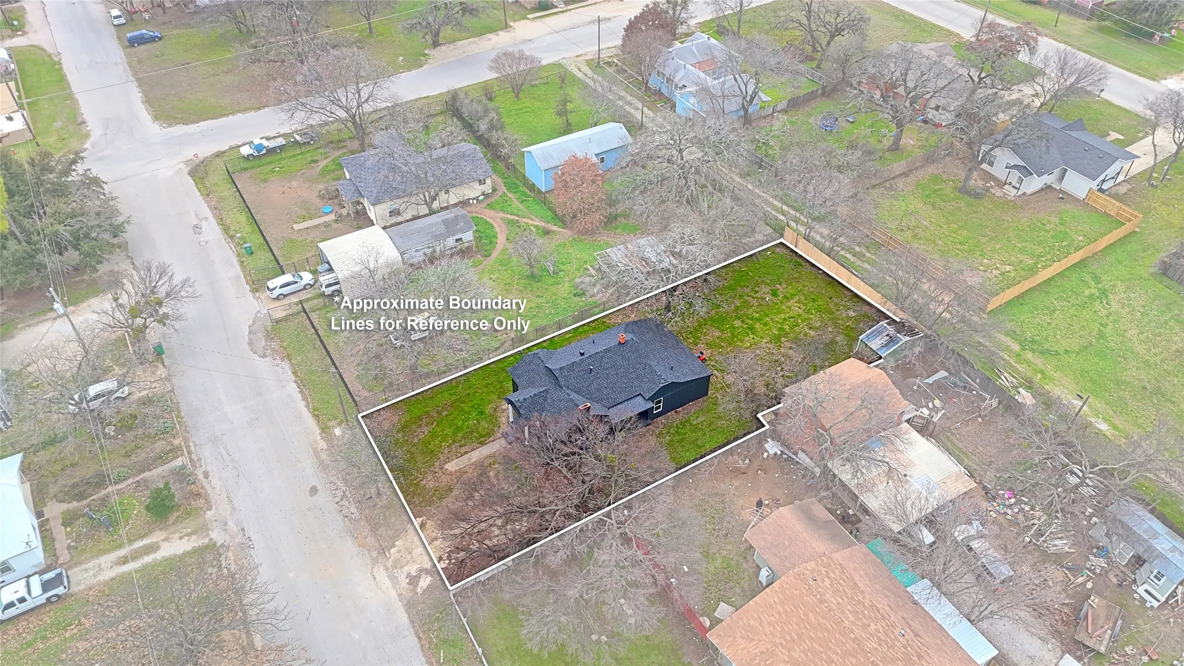 Single Family Residence For Sale in Montague County , 307 Fannin Street, Nocona, Texas 76255, 3 Bedroom, 2 Bathroom, Garage spaces, 1,344 Sqft, built in 1955, mls#21369508, Real Estate Agent in Nocona, Homes For Sale in Montague county, Homes For Sale in Nocona, Realtor in Nocona Texas, Real Estate Brokerage Independent Realty Texas, Luminita Cordes Realtor