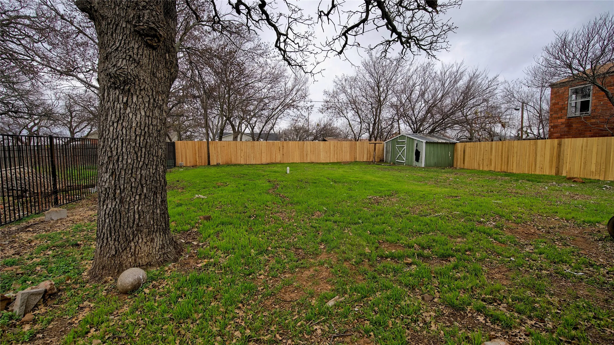 Single Family Residence For Sale in Montague County , 307 Fannin Street, Nocona, Texas 76255, 3 Bedroom, 2 Bathroom, Garage spaces, 1,344 Sqft, built in 1955, mls#21369508, Real Estate Agent in Nocona, Homes For Sale in Montague county, Homes For Sale in Nocona, Realtor in Nocona Texas, Real Estate Brokerage Independent Realty Texas, Luminita Cordes Realtor