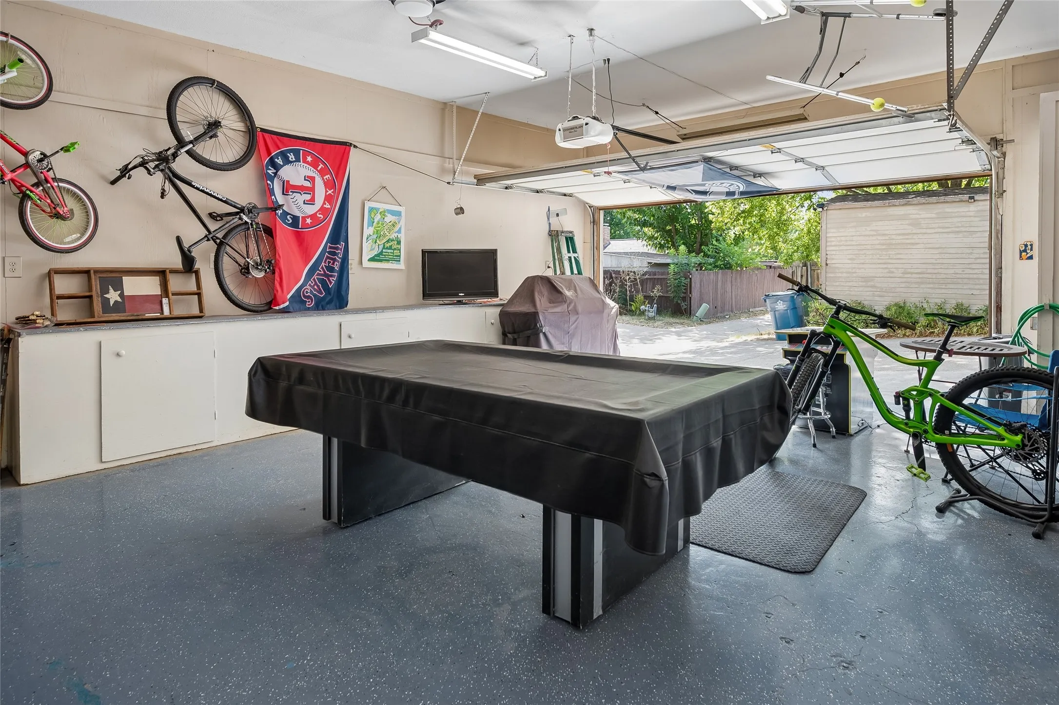Extra 2 car garage or man cave