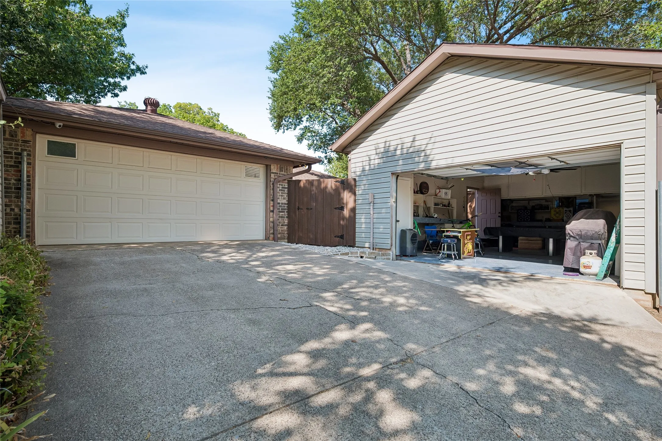 4 Car Garage