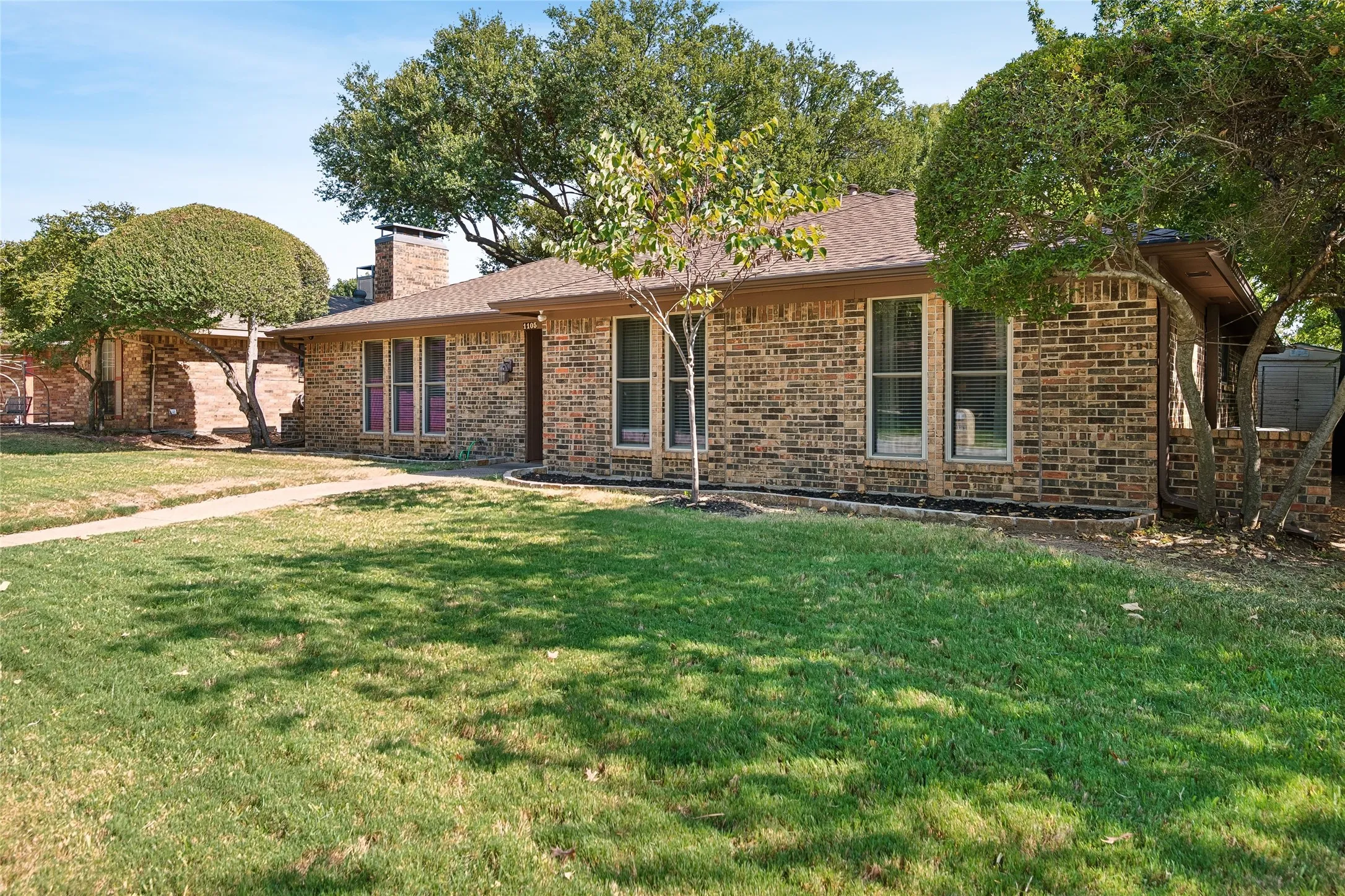 Single Family Residence For Sale in Denton County , 1105 Wood Creek Circle, Flower Mound, Texas 75028, 3 Bedroom, 2 Bathroom, 4 Garage spaces, 1,722 Sqft, built in 1976, mls#21369476, Real Estate Agent in Flower Mound, Homes For Sale in Denton county, Homes For Sale in Flower Mound, Realtor in Flower Mound Texas, Real Estate Brokerage Independent Realty Texas, Luminita Cordes Realtor
