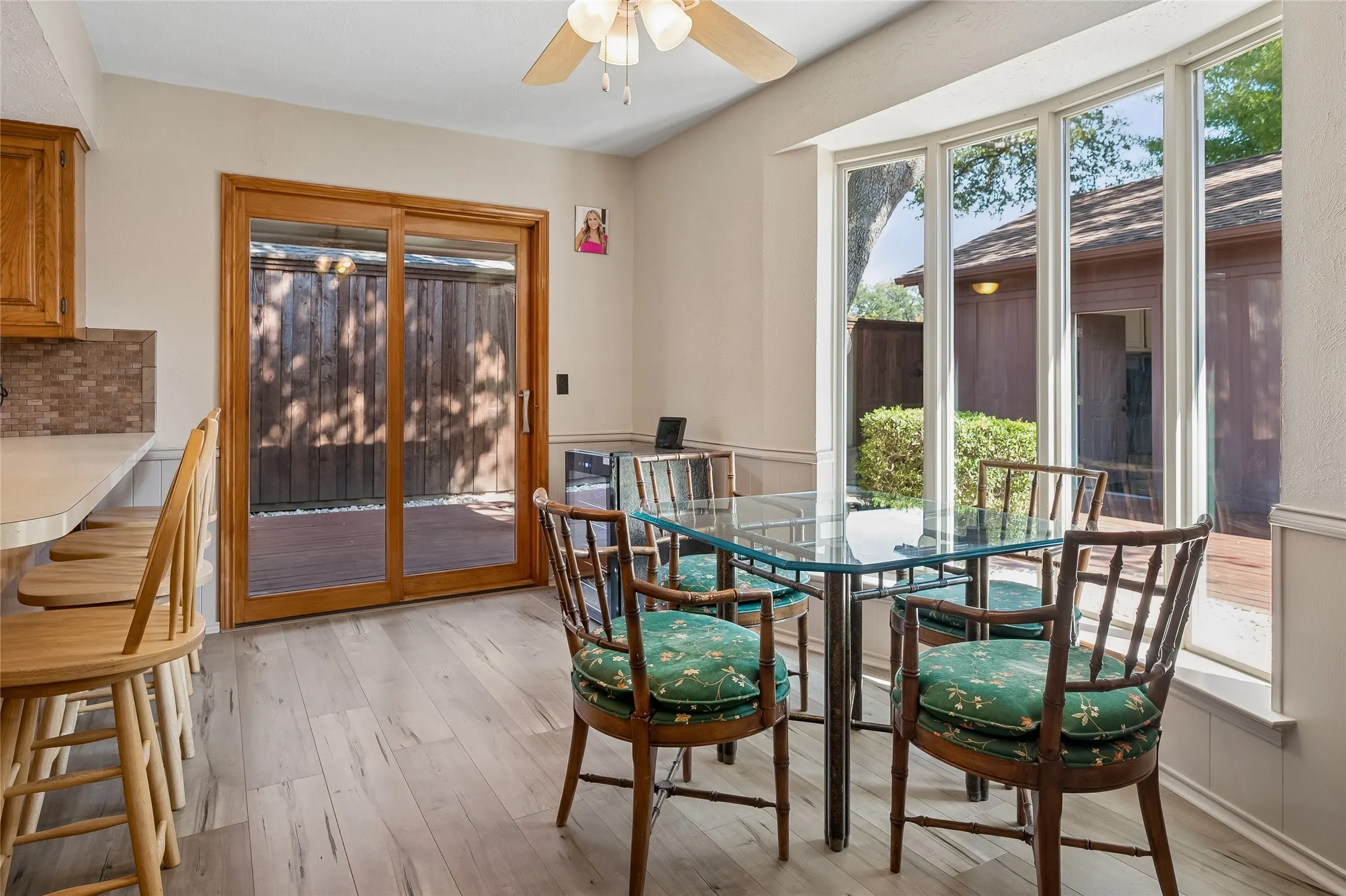 Single Family Residence For Sale in Denton County , 1105 Wood Creek Circle, Flower Mound, Texas 75028, 3 Bedroom, 2 Bathroom, 4 Garage spaces, 1,722 Sqft, built in 1976, mls#21369476, Real Estate Agent in Flower Mound, Homes For Sale in Denton county, Homes For Sale in Flower Mound, Realtor in Flower Mound Texas, Real Estate Brokerage Independent Realty Texas, Luminita Cordes Realtor