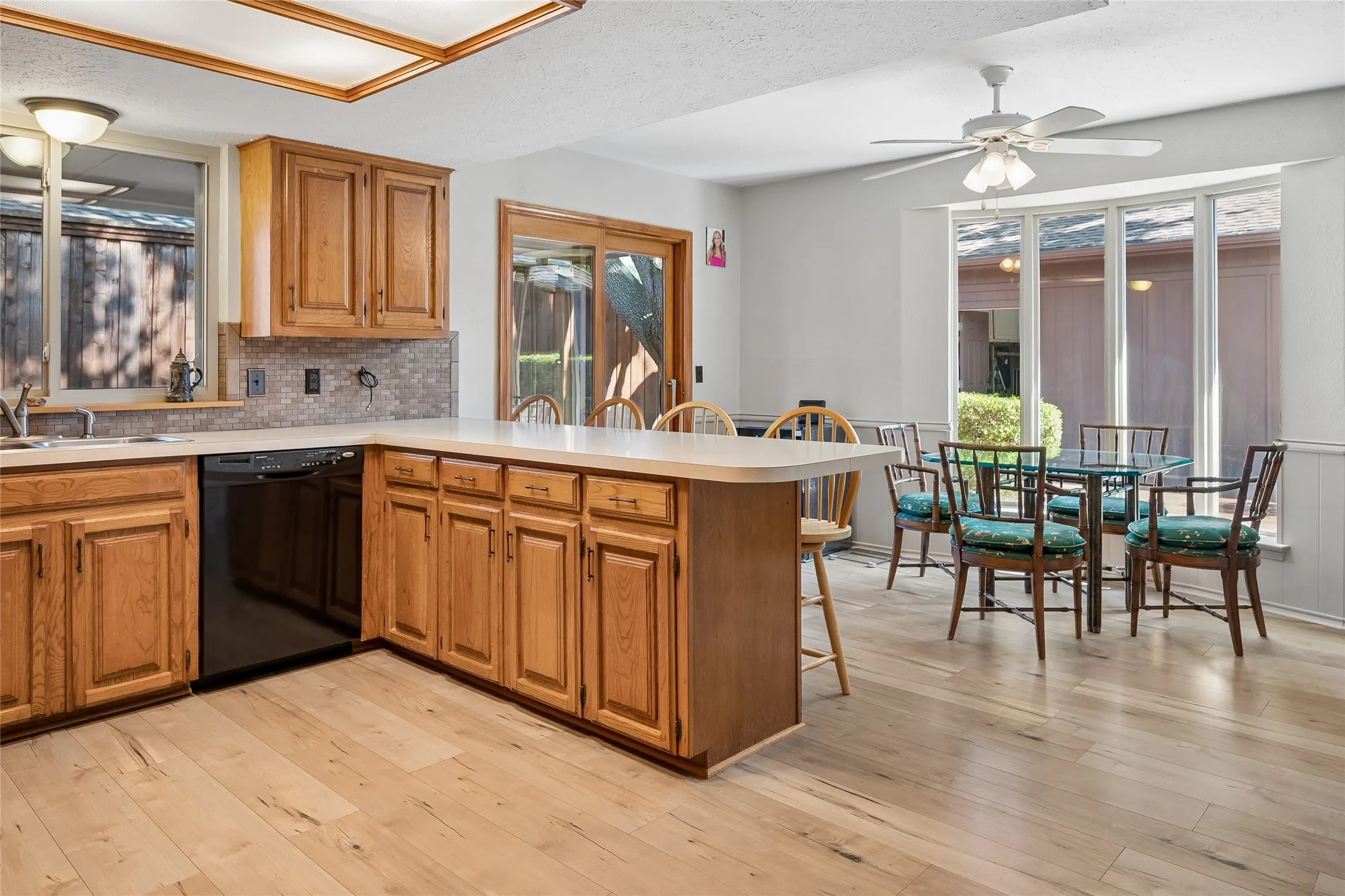 Eat In Kitchen with breakfast bar