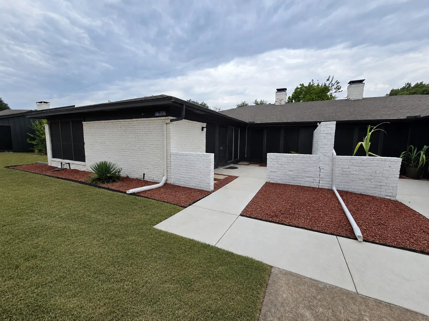 Duplex For Rent in Dallas County , 206 Trellis Place, Richardson, Texas 75081, 3 Bedroom, 2 Bathroom, 2 Garage spaces, 1,792 Sqft, built in 1974, mls#21369613, Real Estate Agent in Richardson, Homes For Rent in Dallas county, Homes For Rent in Richardson, Realtor in Richardson Texas, Real Estate Brokerage Independent Realty Texas, Luminita Cordes Realtor