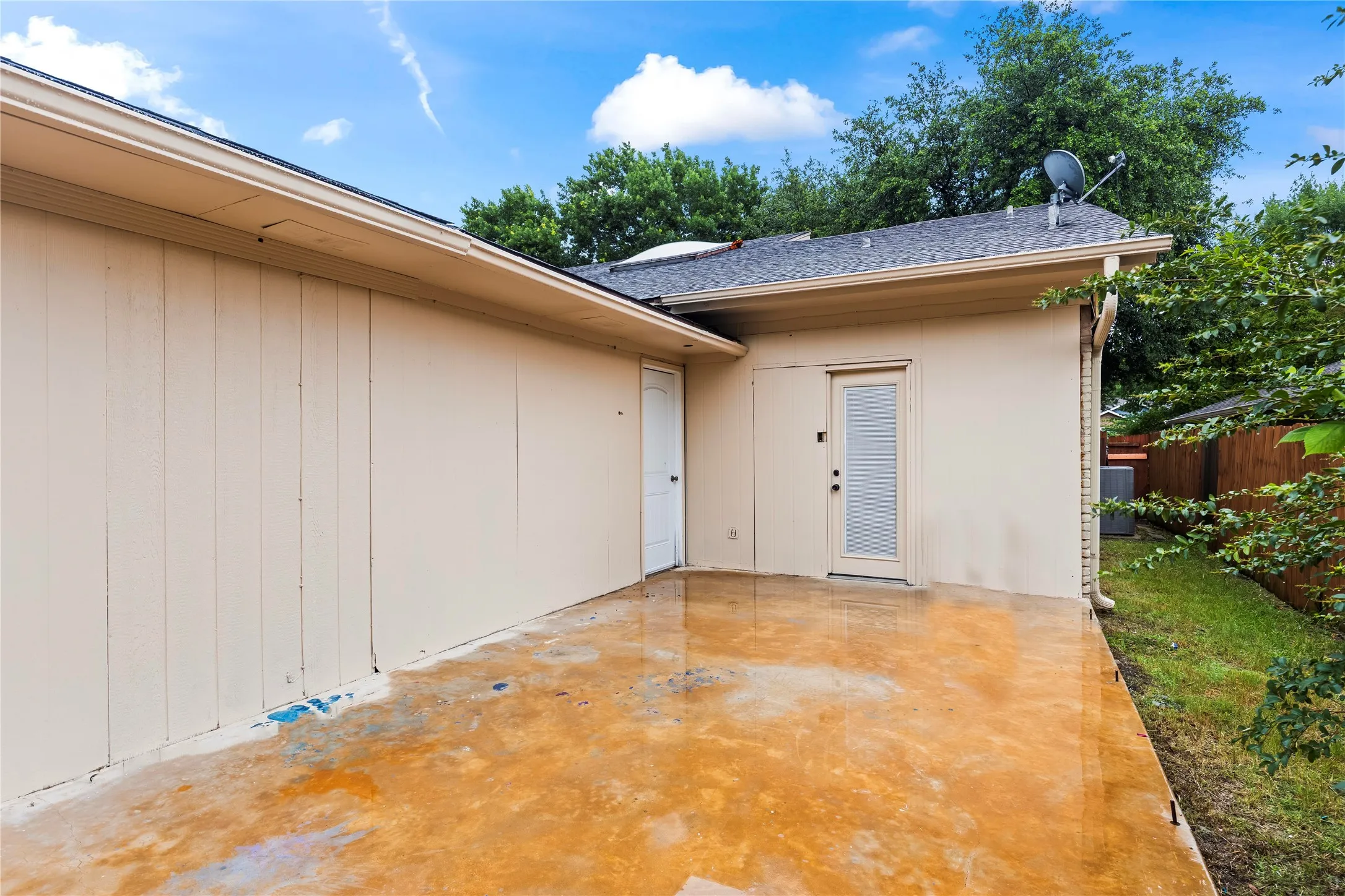 Single Family Residence For Rent in Dallas County , 211 Willowwood Place, Duncanville, Texas 75116, 4 Bedroom, 3 Bathroom, Garage spaces, 1,657 Sqft, built in 1978, mls#21370485, Real Estate Agent in Duncanville, Homes For Rent in Dallas county, Homes For Rent in Duncanville, Realtor in Duncanville Texas, Real Estate Brokerage Independent Realty Texas, Luminita Cordes Realtor