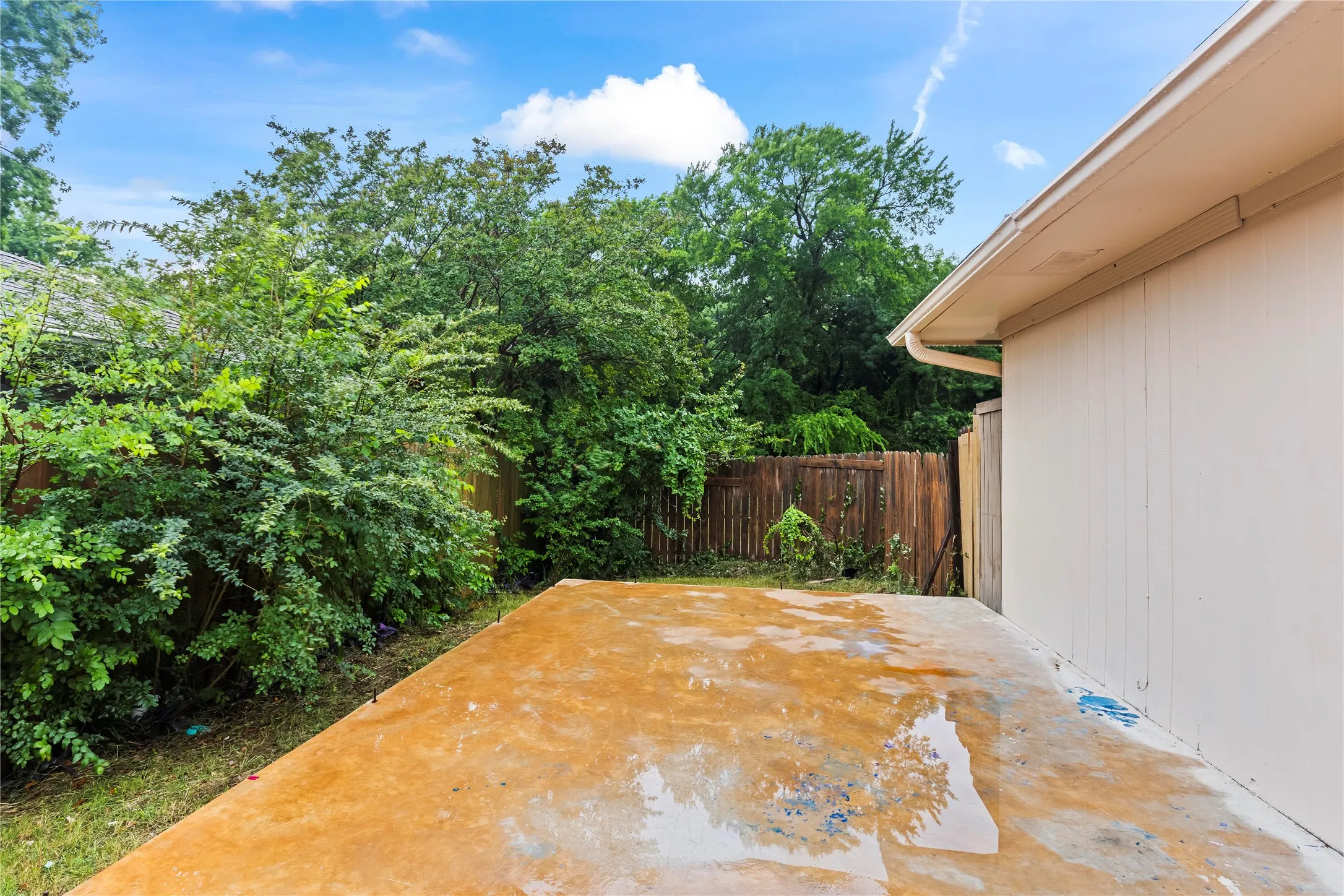 Single Family Residence For Rent in Dallas County , 211 Willowwood Place, Duncanville, Texas 75116, 4 Bedroom, 3 Bathroom, Garage spaces, 1,657 Sqft, built in 1978, mls#21370485, Real Estate Agent in Duncanville, Homes For Rent in Dallas county, Homes For Rent in Duncanville, Realtor in Duncanville Texas, Real Estate Brokerage Independent Realty Texas, Luminita Cordes Realtor