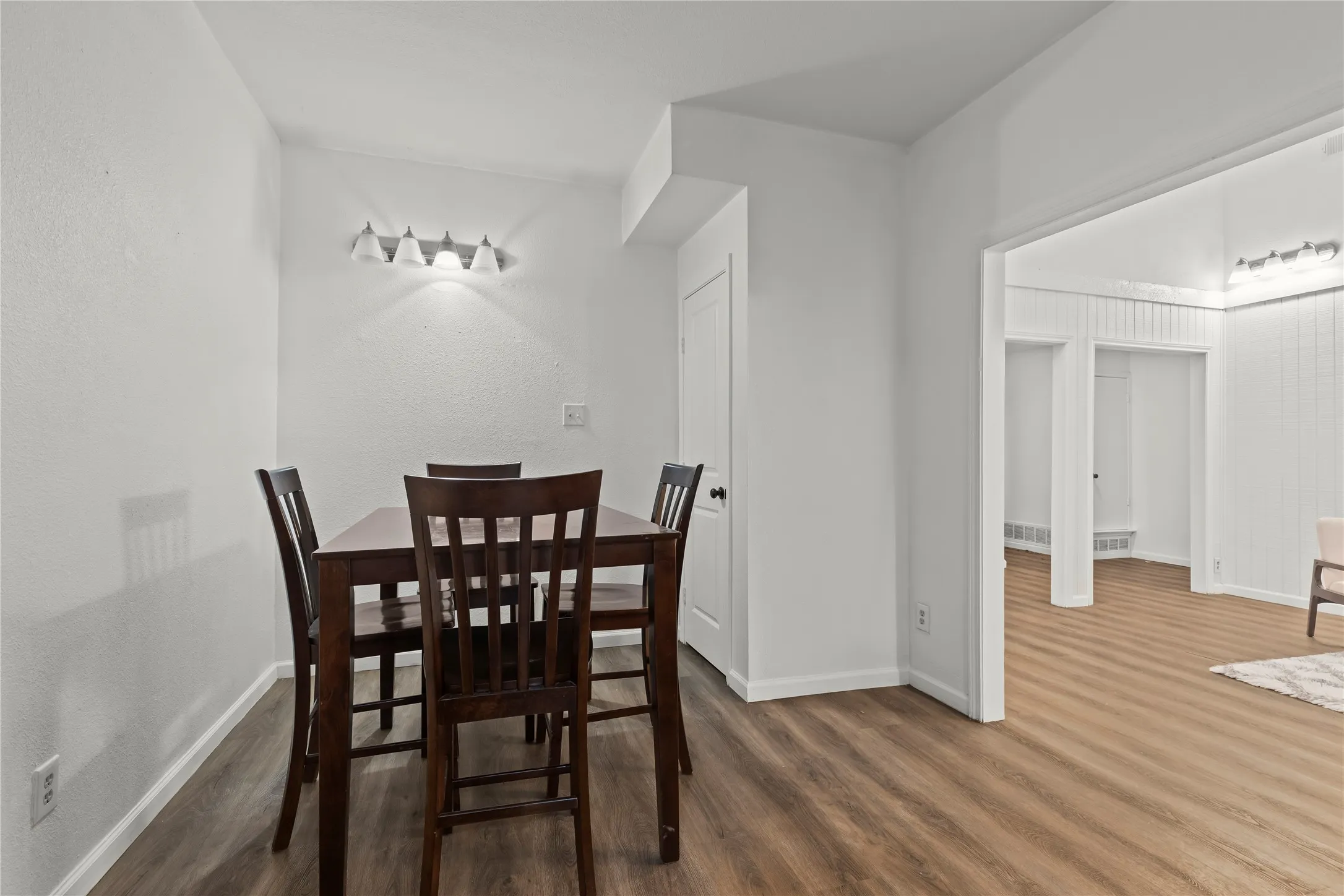 Single Family Residence For Rent in Dallas County , 211 Willowwood Place, Duncanville, Texas 75116, 4 Bedroom, 3 Bathroom, Garage spaces, 1,657 Sqft, built in 1978, mls#21370485, Real Estate Agent in Duncanville, Homes For Rent in Dallas county, Homes For Rent in Duncanville, Realtor in Duncanville Texas, Real Estate Brokerage Independent Realty Texas, Luminita Cordes Realtor