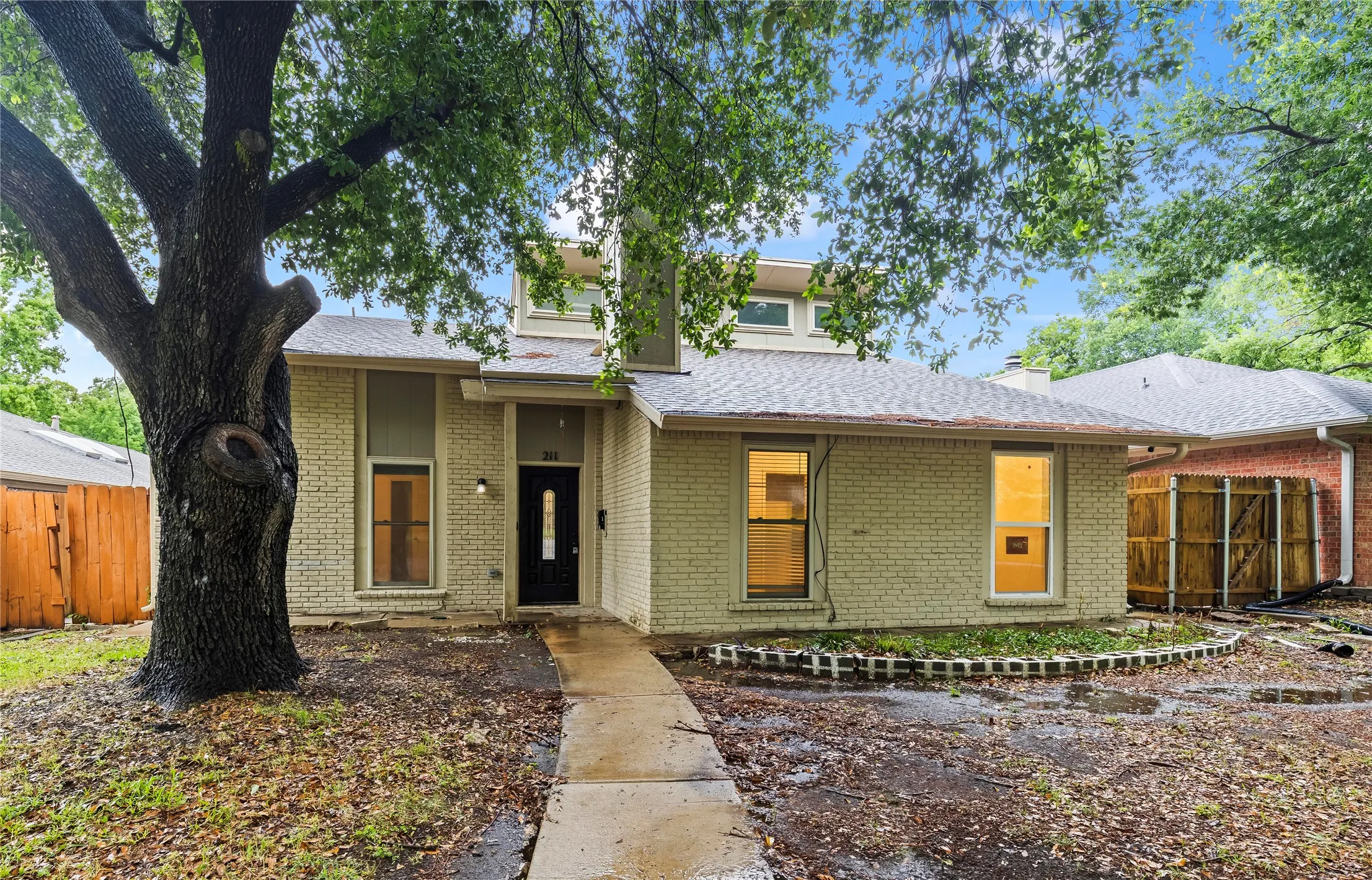 Single Family Residence For Rent in Dallas County , 211 Willowwood Place, Duncanville, Texas 75116, 4 Bedroom, 3 Bathroom, Garage spaces, 1,657 Sqft, built in 1978, mls#21370485, Real Estate Agent in Duncanville, Homes For Rent in Dallas county, Homes For Rent in Duncanville, Realtor in Duncanville Texas, Real Estate Brokerage Independent Realty Texas, Luminita Cordes Realtor