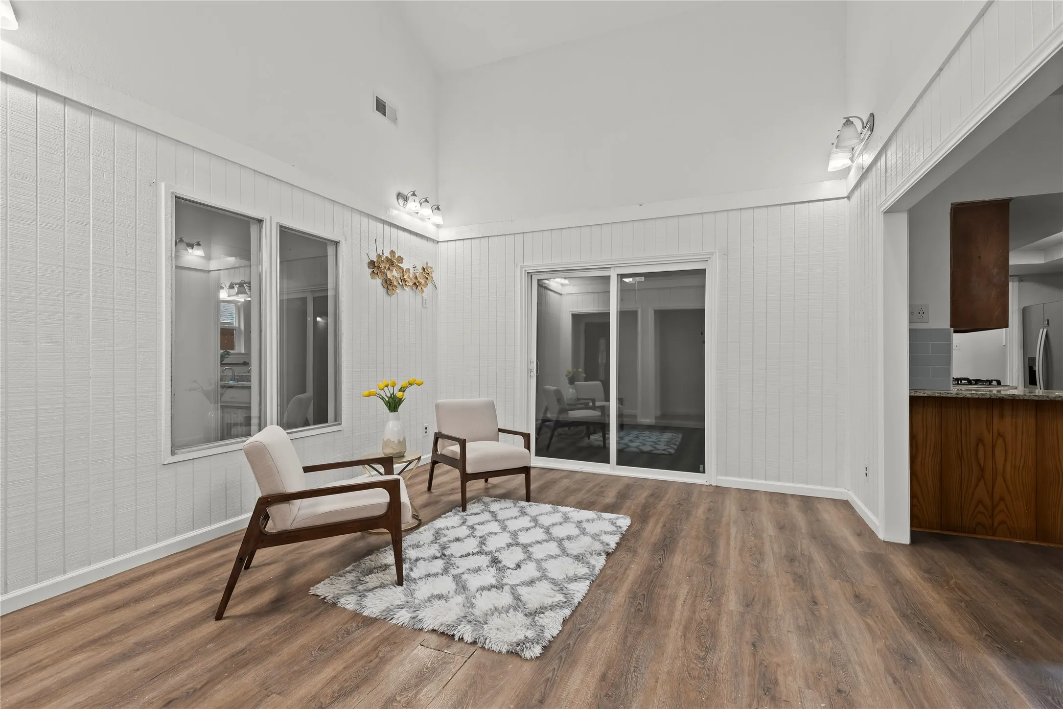 Single Family Residence For Rent in Dallas County , 211 Willowwood Place, Duncanville, Texas 75116, 4 Bedroom, 3 Bathroom, Garage spaces, 1,657 Sqft, built in 1978, mls#21370485, Real Estate Agent in Duncanville, Homes For Rent in Dallas county, Homes For Rent in Duncanville, Realtor in Duncanville Texas, Real Estate Brokerage Independent Realty Texas, Luminita Cordes Realtor