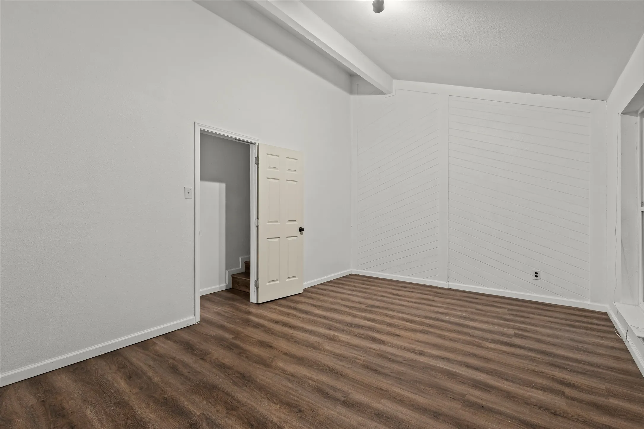 Single Family Residence For Rent in Dallas County , 211 Willowwood Place, Duncanville, Texas 75116, 4 Bedroom, 3 Bathroom, Garage spaces, 1,657 Sqft, built in 1978, mls#21370485, Real Estate Agent in Duncanville, Homes For Rent in Dallas county, Homes For Rent in Duncanville, Realtor in Duncanville Texas, Real Estate Brokerage Independent Realty Texas, Luminita Cordes Realtor