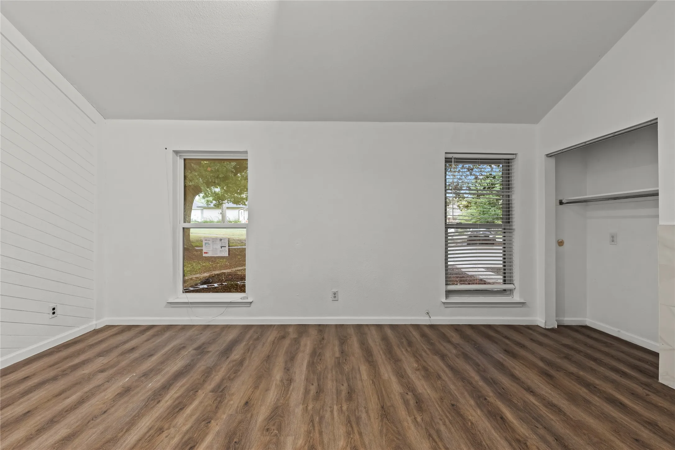 Single Family Residence For Rent in Dallas County , 211 Willowwood Place, Duncanville, Texas 75116, 4 Bedroom, 3 Bathroom, Garage spaces, 1,657 Sqft, built in 1978, mls#21370485, Real Estate Agent in Duncanville, Homes For Rent in Dallas county, Homes For Rent in Duncanville, Realtor in Duncanville Texas, Real Estate Brokerage Independent Realty Texas, Luminita Cordes Realtor