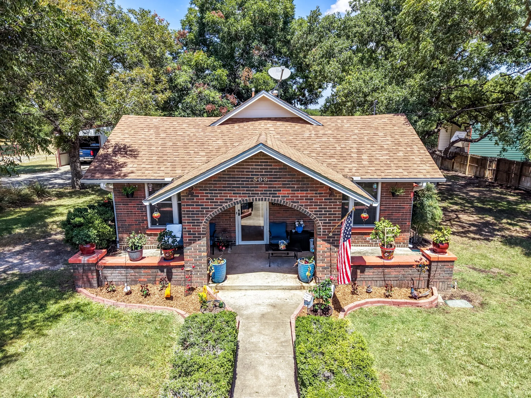 Farm For Sale in Comanche County , 509 E Almante Avenue, De Leon, Texas 76444, 2 Bedroom, 2 Bathroom, 2 Garage spaces, 3,060 Sqft, built in 1930, mls#21369959, Real Estate Agent in De Leon, Homes For Sale in Comanche county, Homes For Sale in De Leon, Realtor in De Leon Texas, Real Estate Brokerage Independent Realty Texas, Luminita Cordes Realtor