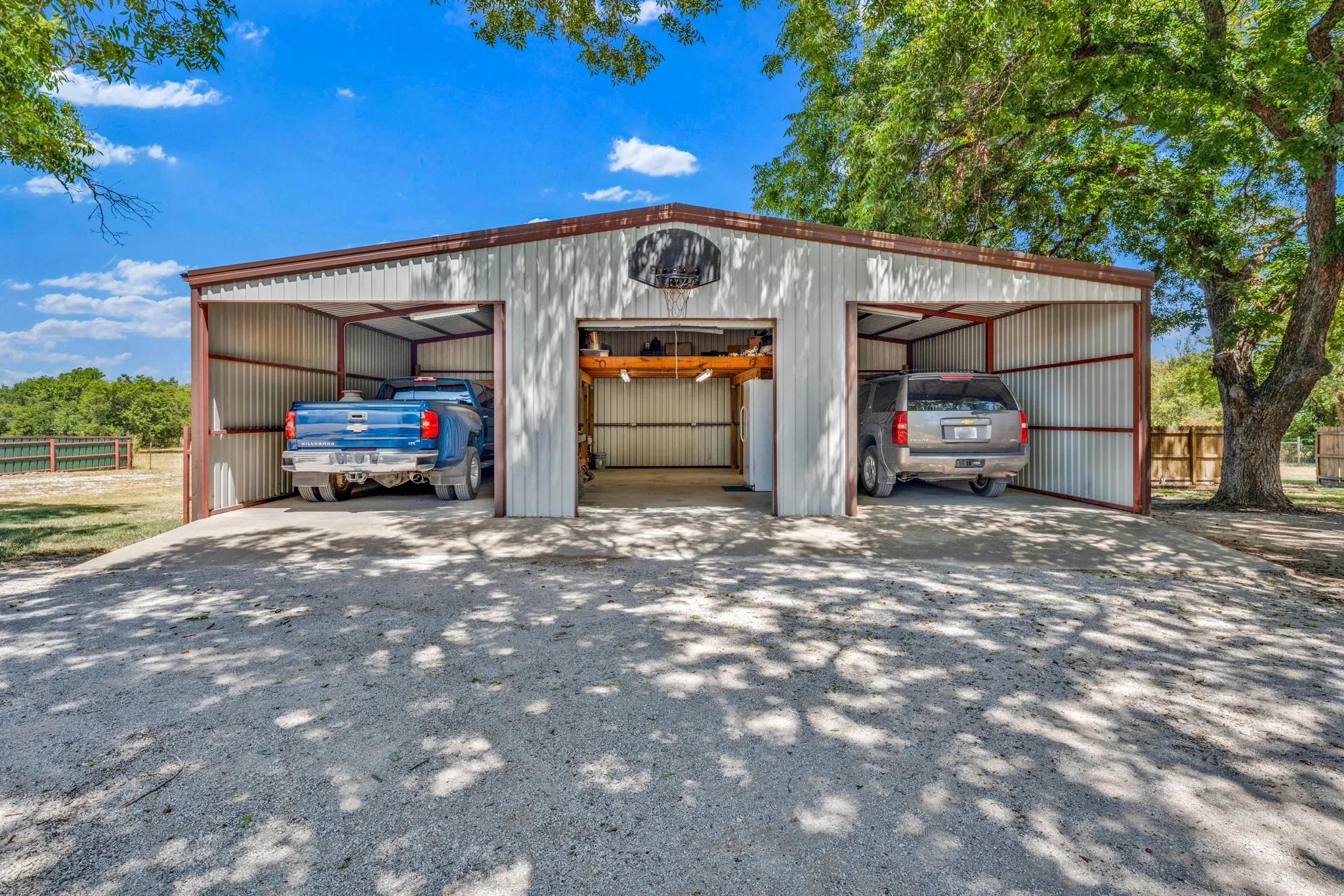Farm For Sale in Comanche County , 509 E Almante Avenue, De Leon, Texas 76444, 2 Bedroom, 2 Bathroom, 2 Garage spaces, 3,060 Sqft, built in 1930, mls#21369959, Real Estate Agent in De Leon, Homes For Sale in Comanche county, Homes For Sale in De Leon, Realtor in De Leon Texas, Real Estate Brokerage Independent Realty Texas, Luminita Cordes Realtor