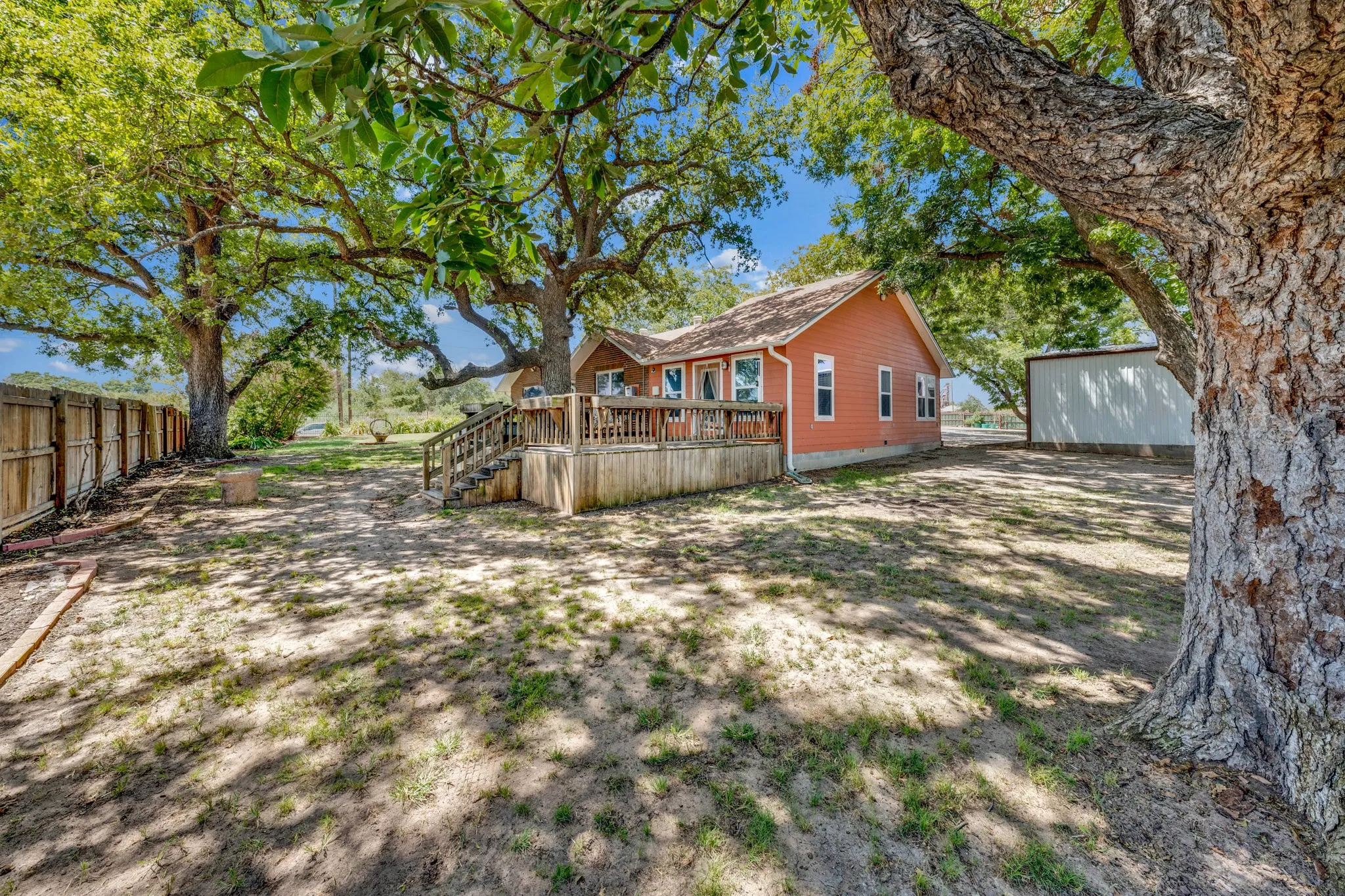 Farm For Sale in Comanche County , 509 E Almante Avenue, De Leon, Texas 76444, 2 Bedroom, 2 Bathroom, 2 Garage spaces, 3,060 Sqft, built in 1930, mls#21369959, Real Estate Agent in De Leon, Homes For Sale in Comanche county, Homes For Sale in De Leon, Realtor in De Leon Texas, Real Estate Brokerage Independent Realty Texas, Luminita Cordes Realtor