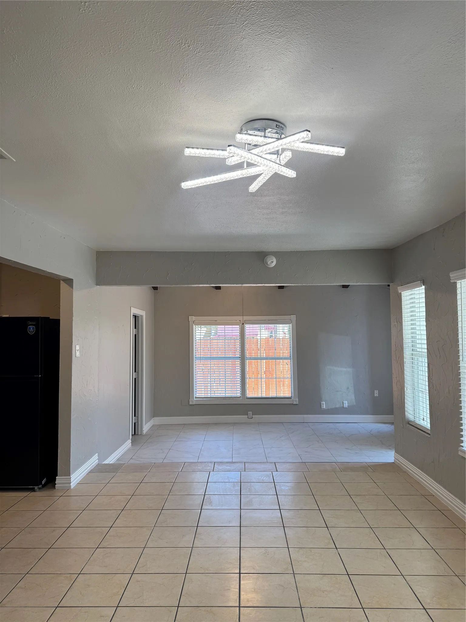 Single Family Residence For Rent in Dallas County , 911 English Street, Irving, Texas 75061, 4 Bedroom, 2 Bathroom, Garage spaces, 1,534 Sqft, built in 1950, mls#21370460, Real Estate Agent in Irving, Homes For Rent in Dallas county, Homes For Rent in Irving, Realtor in Irving Texas, Real Estate Brokerage Independent Realty Texas, Luminita Cordes Realtor
