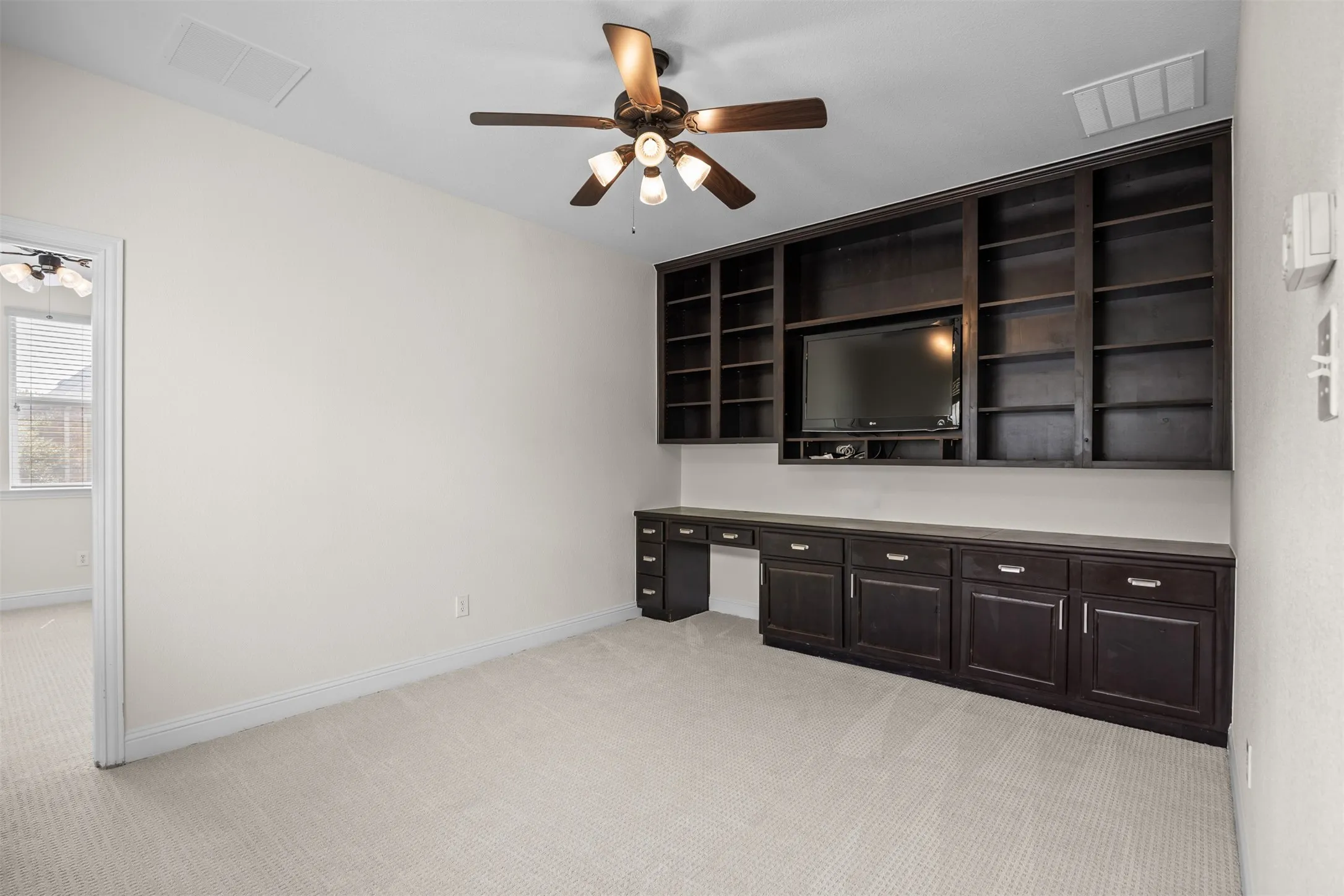 Townhouse For Sale in Dallas County , 743 Matthew Place, Richardson, Texas 75081, 3 Bedroom, 4 Bathroom, 2 Garage spaces, 2,091 Sqft, built in 2010, mls#21370349, Real Estate Agent in Richardson, Homes For Sale in Dallas county, Homes For Sale in Richardson, Realtor in Richardson Texas, Real Estate Brokerage Independent Realty Texas, Luminita Cordes Realtor