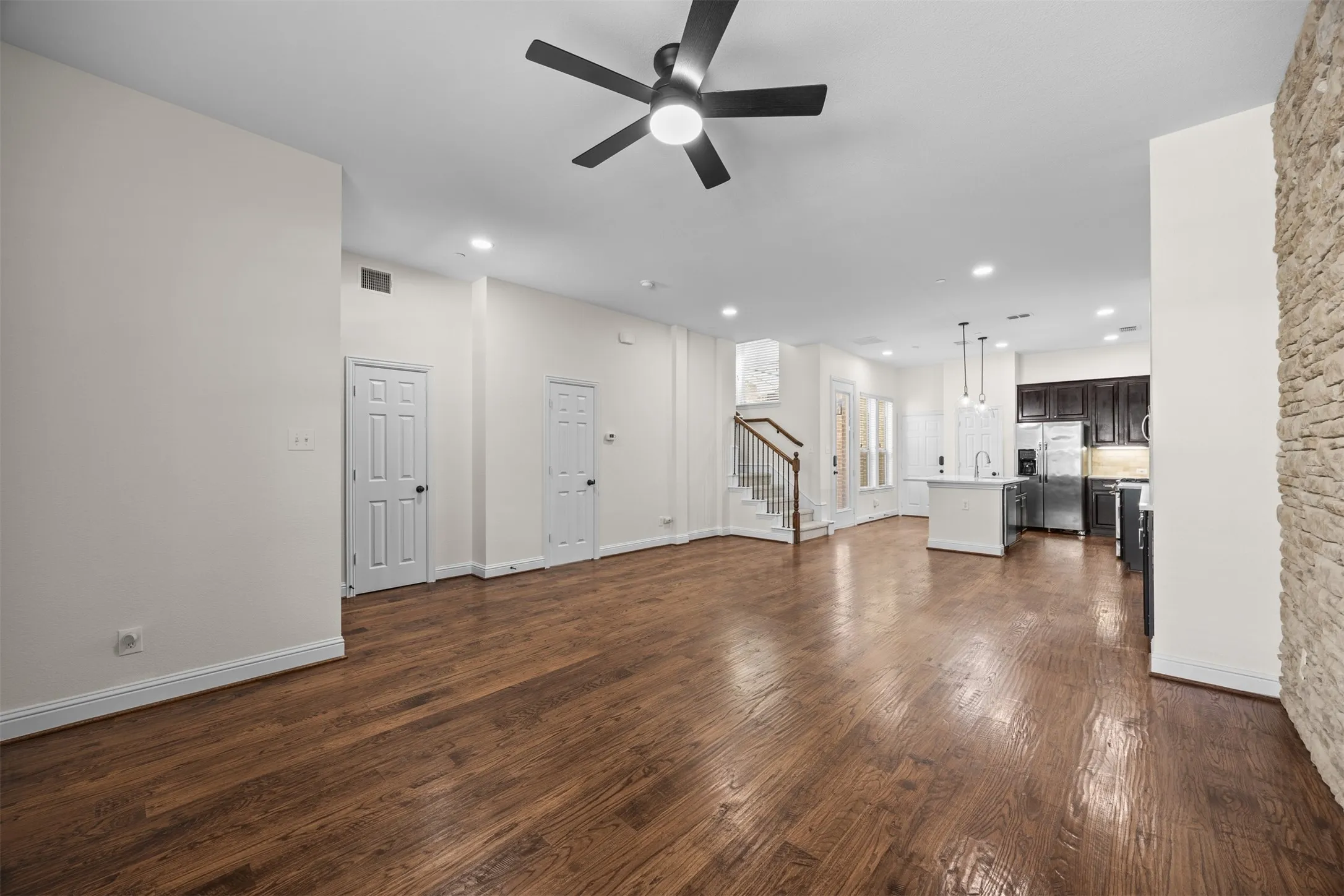 Townhouse For Sale in Dallas County , 743 Matthew Place, Richardson, Texas 75081, 3 Bedroom, 4 Bathroom, 2 Garage spaces, 2,091 Sqft, built in 2010, mls#21370349, Real Estate Agent in Richardson, Homes For Sale in Dallas county, Homes For Sale in Richardson, Realtor in Richardson Texas, Real Estate Brokerage Independent Realty Texas, Luminita Cordes Realtor