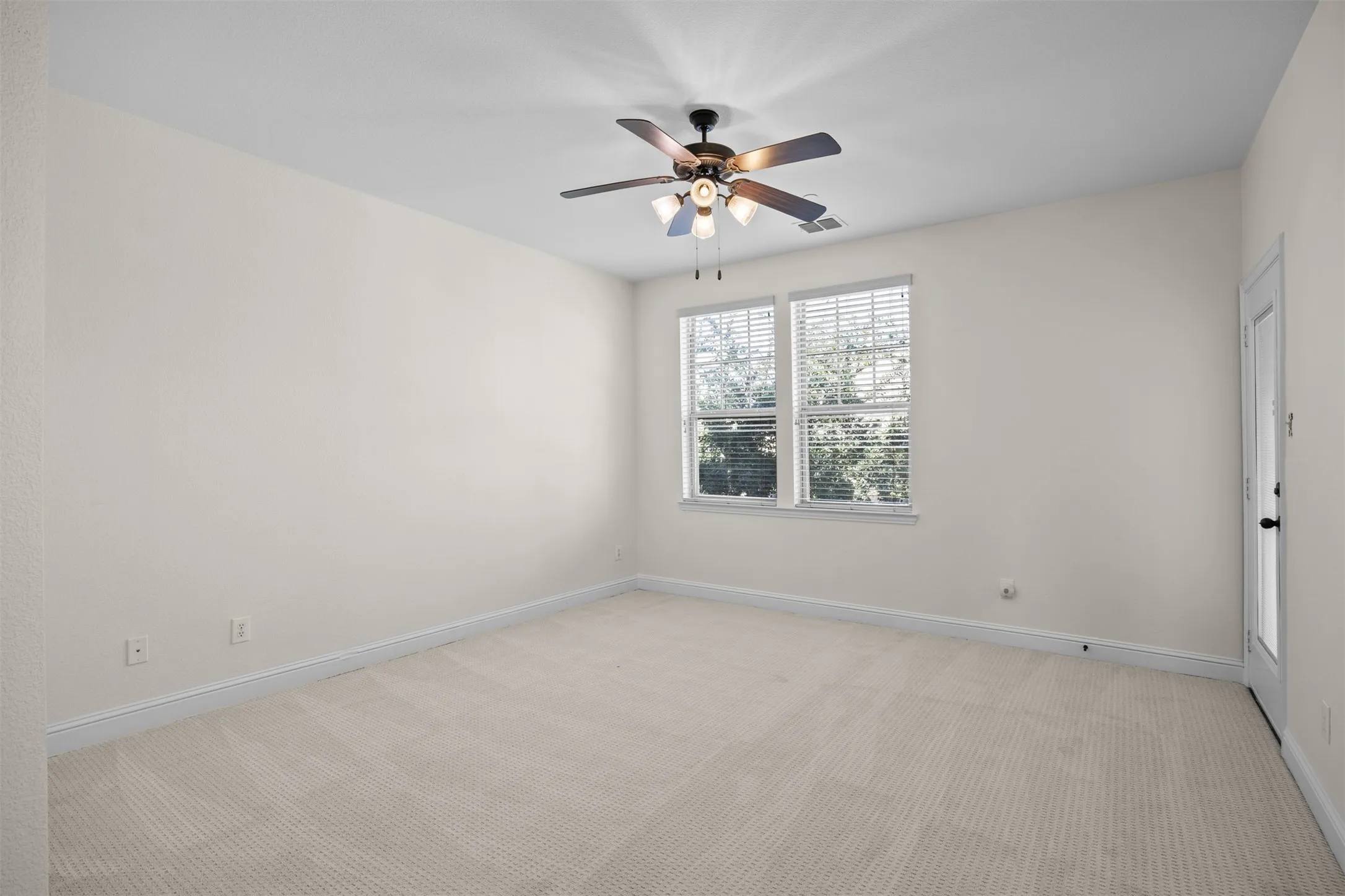 Townhouse For Sale in Dallas County , 743 Matthew Place, Richardson, Texas 75081, 3 Bedroom, 4 Bathroom, 2 Garage spaces, 2,091 Sqft, built in 2010, mls#21370349, Real Estate Agent in Richardson, Homes For Sale in Dallas county, Homes For Sale in Richardson, Realtor in Richardson Texas, Real Estate Brokerage Independent Realty Texas, Luminita Cordes Realtor