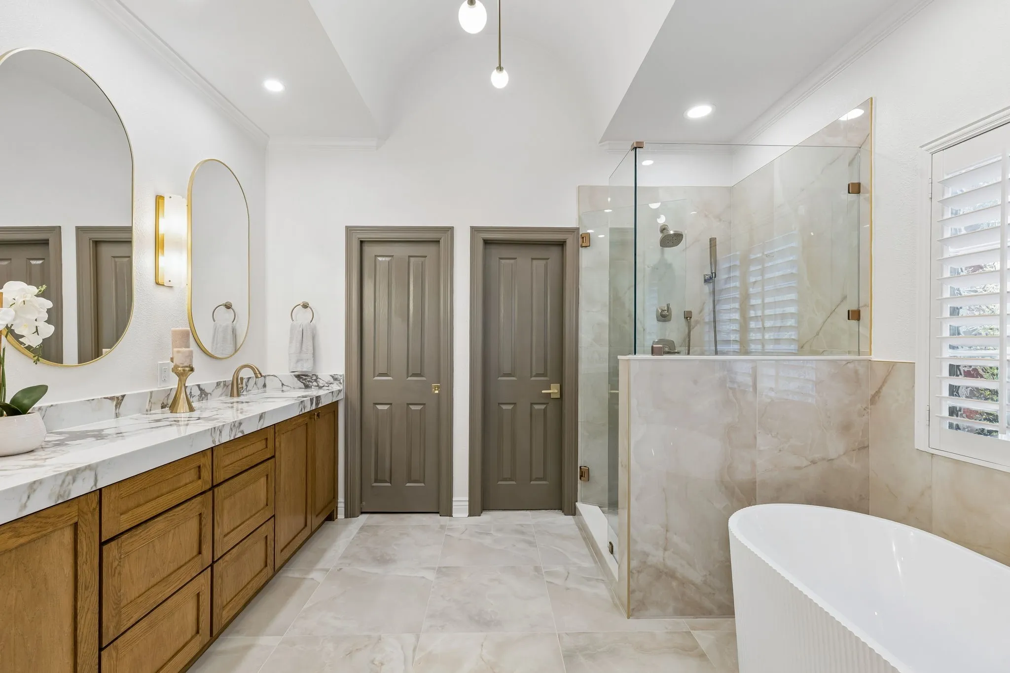 Single Family Residence For Sale in Rockwall County , 4741 Parkwood Drive, Rockwall, Texas 75032, 4 Bedroom, 4 Bathroom, 3 Garage spaces, 3,898 Sqft, built in 1997, mls#21370393, Real Estate Agent in Rockwall, Homes For Sale in Rockwall county, Homes For Sale in Rockwall, Realtor in Rockwall Texas, Real Estate Brokerage Independent Realty Texas, Luminita Cordes Realtor