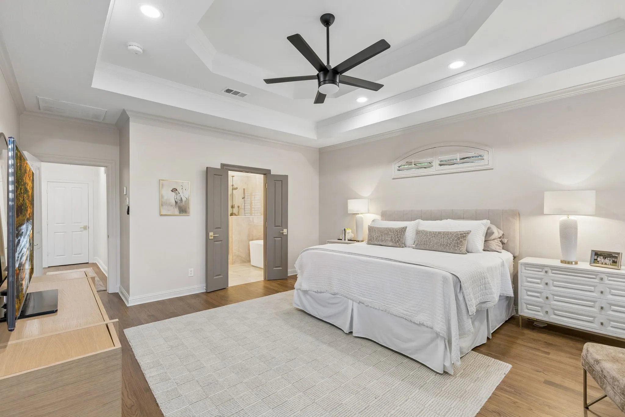 Single Family Residence For Sale in Rockwall County , 4741 Parkwood Drive, Rockwall, Texas 75032, 4 Bedroom, 4 Bathroom, 3 Garage spaces, 3,898 Sqft, built in 1997, mls#21370393, Real Estate Agent in Rockwall, Homes For Sale in Rockwall county, Homes For Sale in Rockwall, Realtor in Rockwall Texas, Real Estate Brokerage Independent Realty Texas, Luminita Cordes Realtor