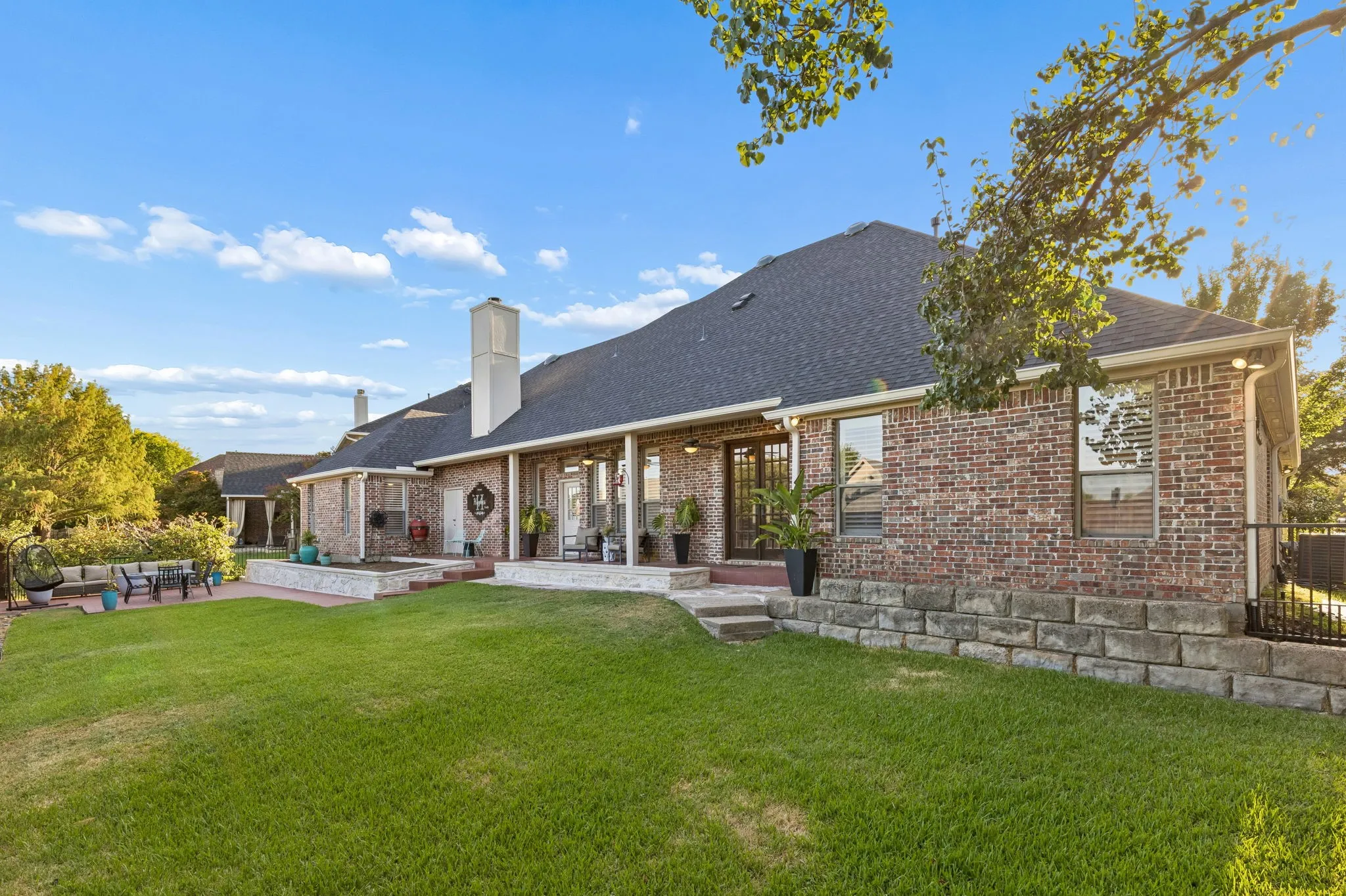 Single Family Residence For Sale in Rockwall County , 4741 Parkwood Drive, Rockwall, Texas 75032, 4 Bedroom, 4 Bathroom, 3 Garage spaces, 3,898 Sqft, built in 1997, mls#21370393, Real Estate Agent in Rockwall, Homes For Sale in Rockwall county, Homes For Sale in Rockwall, Realtor in Rockwall Texas, Real Estate Brokerage Independent Realty Texas, Luminita Cordes Realtor