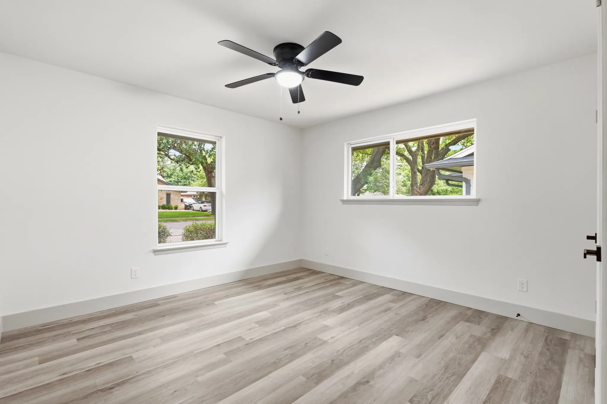 Single Family Residence For Sale in Dallas County , 442 Hanover Lane, Irving, Texas 75062, 4 Bedroom, 3 Bathroom, 2 Garage spaces, 2,294 Sqft, built in 1971, mls#21370499, Real Estate Agent in Irving, Homes For Sale in Dallas county, Homes For Sale in Irving, Realtor in Irving Texas, Real Estate Brokerage Independent Realty Texas, Luminita Cordes Realtor