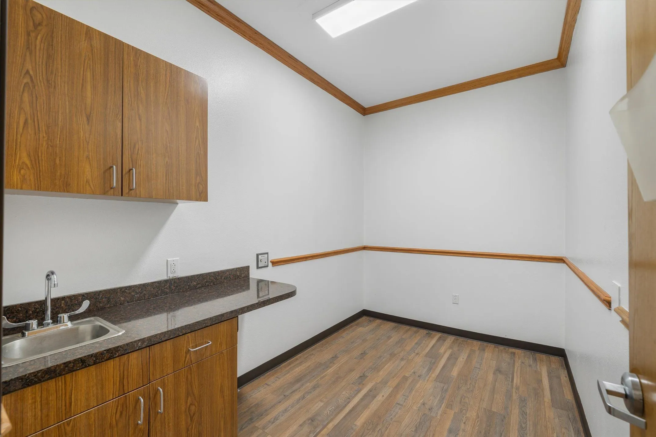 Office For Rent in Rockwall County , 3090 Ridge Road, Rockwall, Texas 75032, 0, 0, Garage spaces, 0 Sqft, built in 2002, mls#21363085, Real Estate Agent in Rockwall, Homes For Rent in Rockwall county, Homes For Rent in Rockwall, Realtor in Rockwall Texas, Real Estate Brokerage Independent Realty Texas, Luminita Cordes Realtor