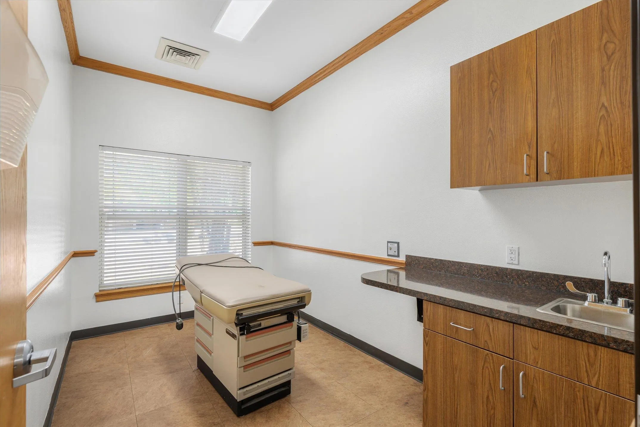 Office For Rent in Rockwall County , 3090 Ridge Road, Rockwall, Texas 75032, 0, 0, Garage spaces, 0 Sqft, built in 2002, mls#21363085, Real Estate Agent in Rockwall, Homes For Rent in Rockwall county, Homes For Rent in Rockwall, Realtor in Rockwall Texas, Real Estate Brokerage Independent Realty Texas, Luminita Cordes Realtor