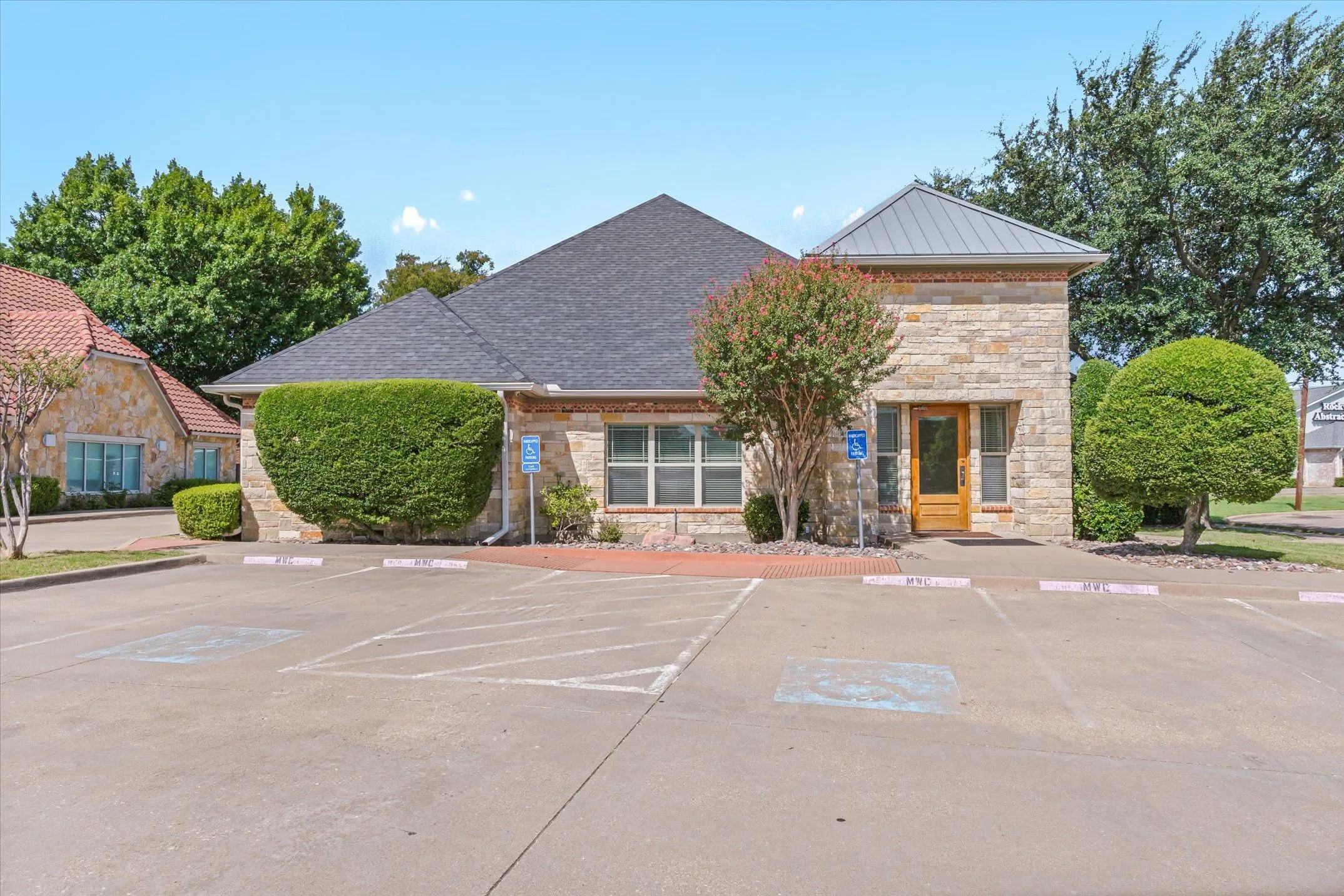 Office For Rent in Rockwall County , 3090 Ridge Road, Rockwall, Texas 75032, 0, 0, Garage spaces, 0 Sqft, built in 2002, mls#21363085, Real Estate Agent in Rockwall, Homes For Rent in Rockwall county, Homes For Rent in Rockwall, Realtor in Rockwall Texas, Real Estate Brokerage Independent Realty Texas, Luminita Cordes Realtor