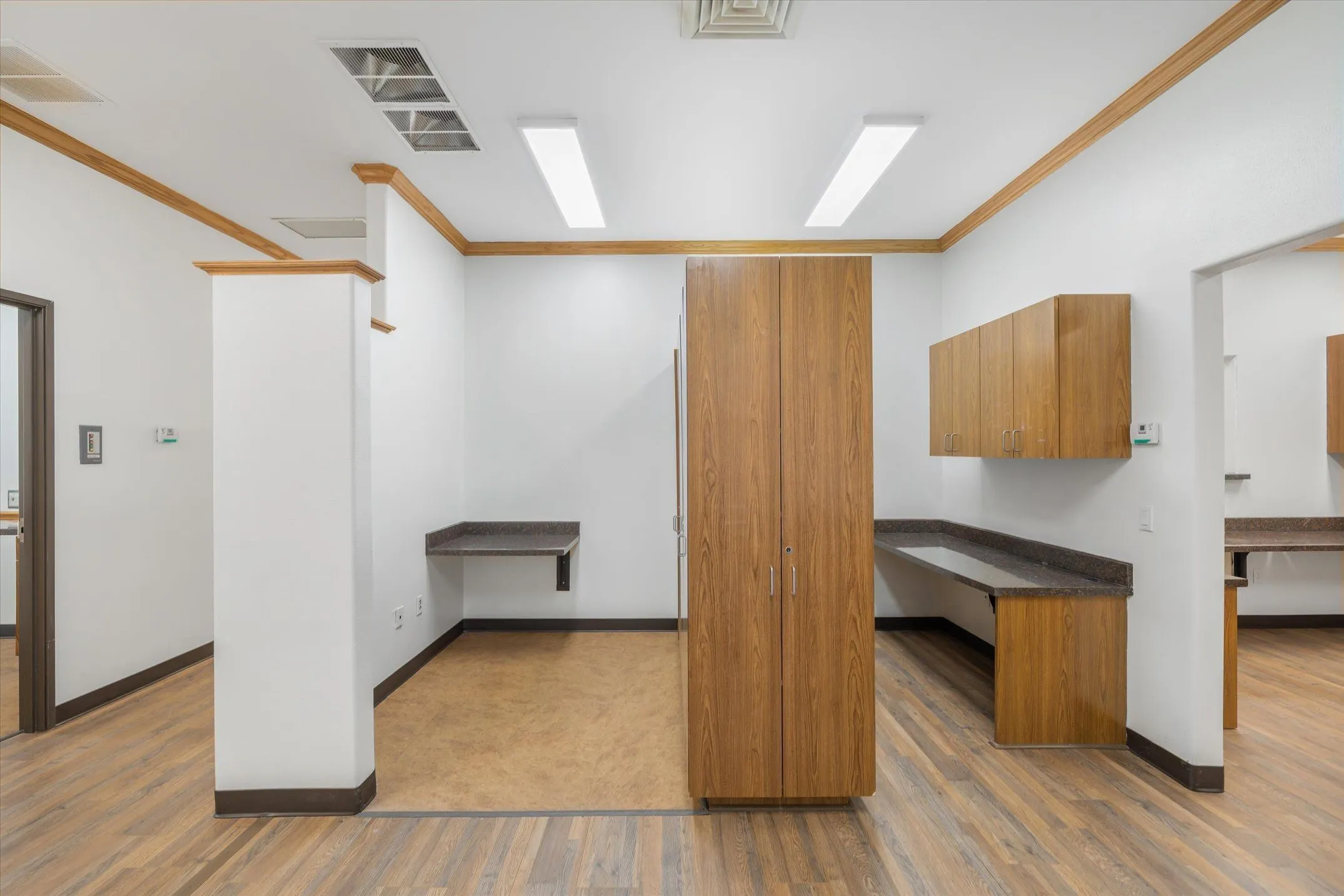 Office For Rent in Rockwall County , 3090 Ridge Road, Rockwall, Texas 75032, 0, 0, Garage spaces, 0 Sqft, built in 2002, mls#21363085, Real Estate Agent in Rockwall, Homes For Rent in Rockwall county, Homes For Rent in Rockwall, Realtor in Rockwall Texas, Real Estate Brokerage Independent Realty Texas, Luminita Cordes Realtor