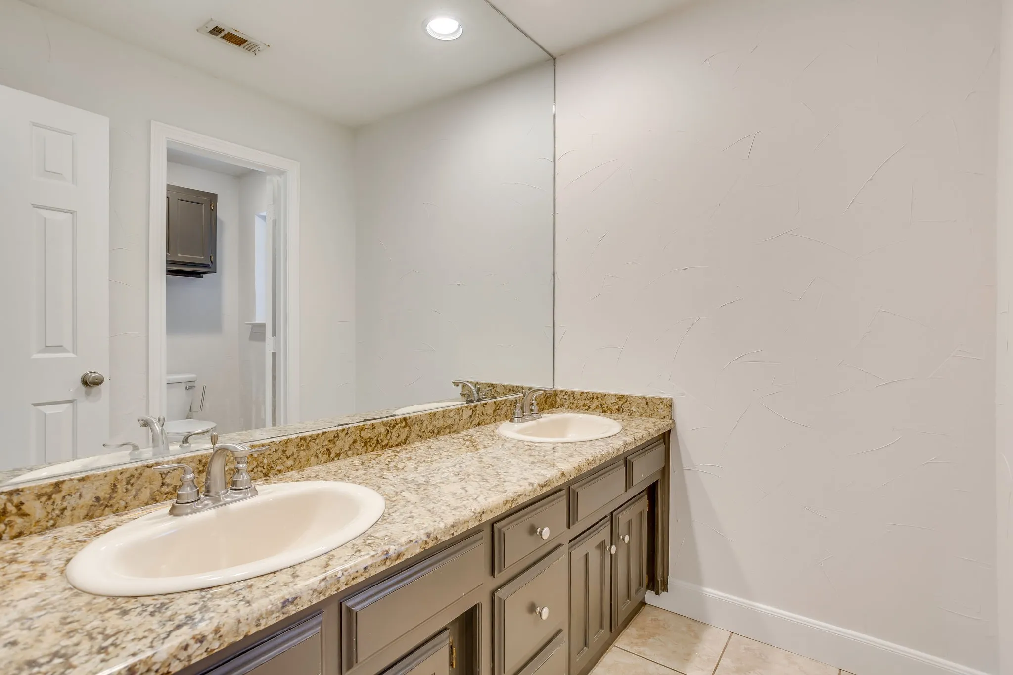 Heart of Keller with pool KHS 990 Oak Ridge Dr. Keller TX 76248 817-422-3322
