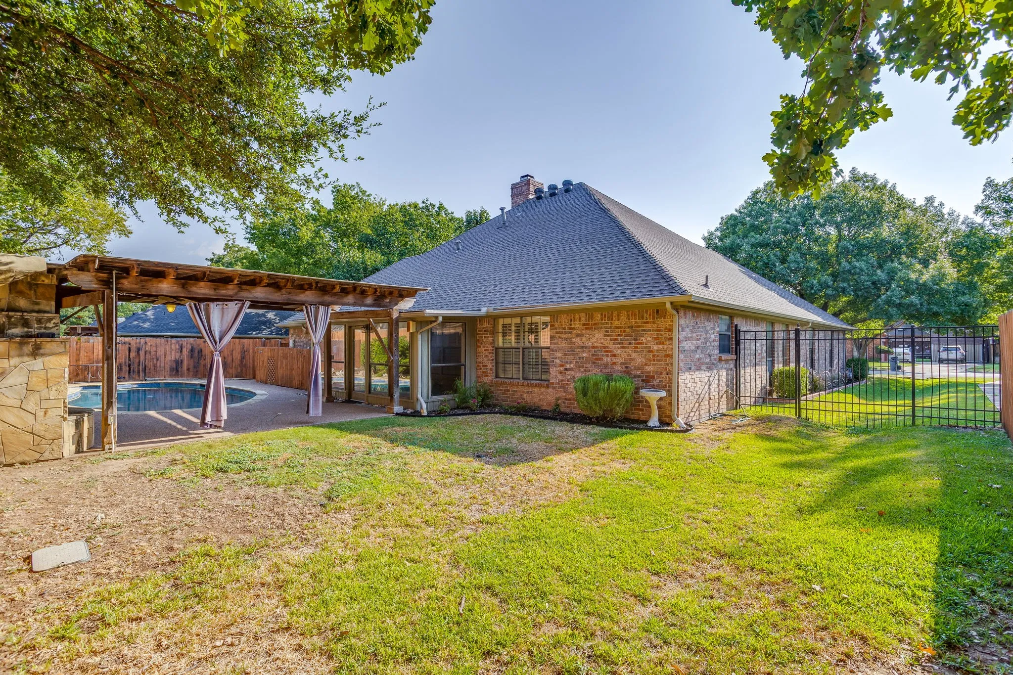 Heart of Keller with pool KHS 990 Oak Ridge Dr. Keller TX 76248 817-422-3322