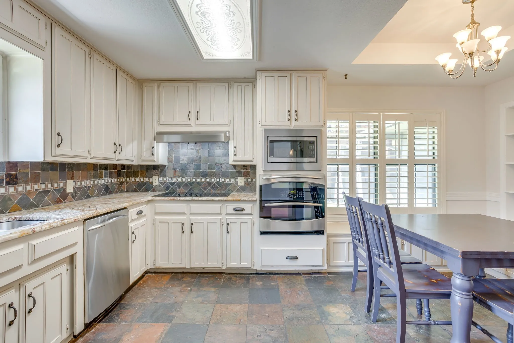 Heart of Keller with pool KHS 990 Oak Ridge Dr. Keller TX 76248 817-422-3322