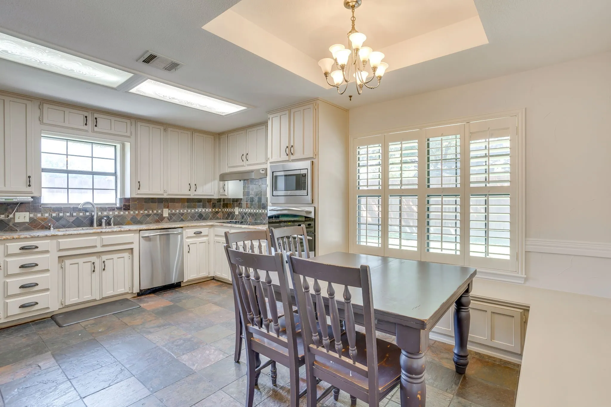 Heart of Keller with pool KHS 990 Oak Ridge Dr. Keller TX 76248 817-422-3322