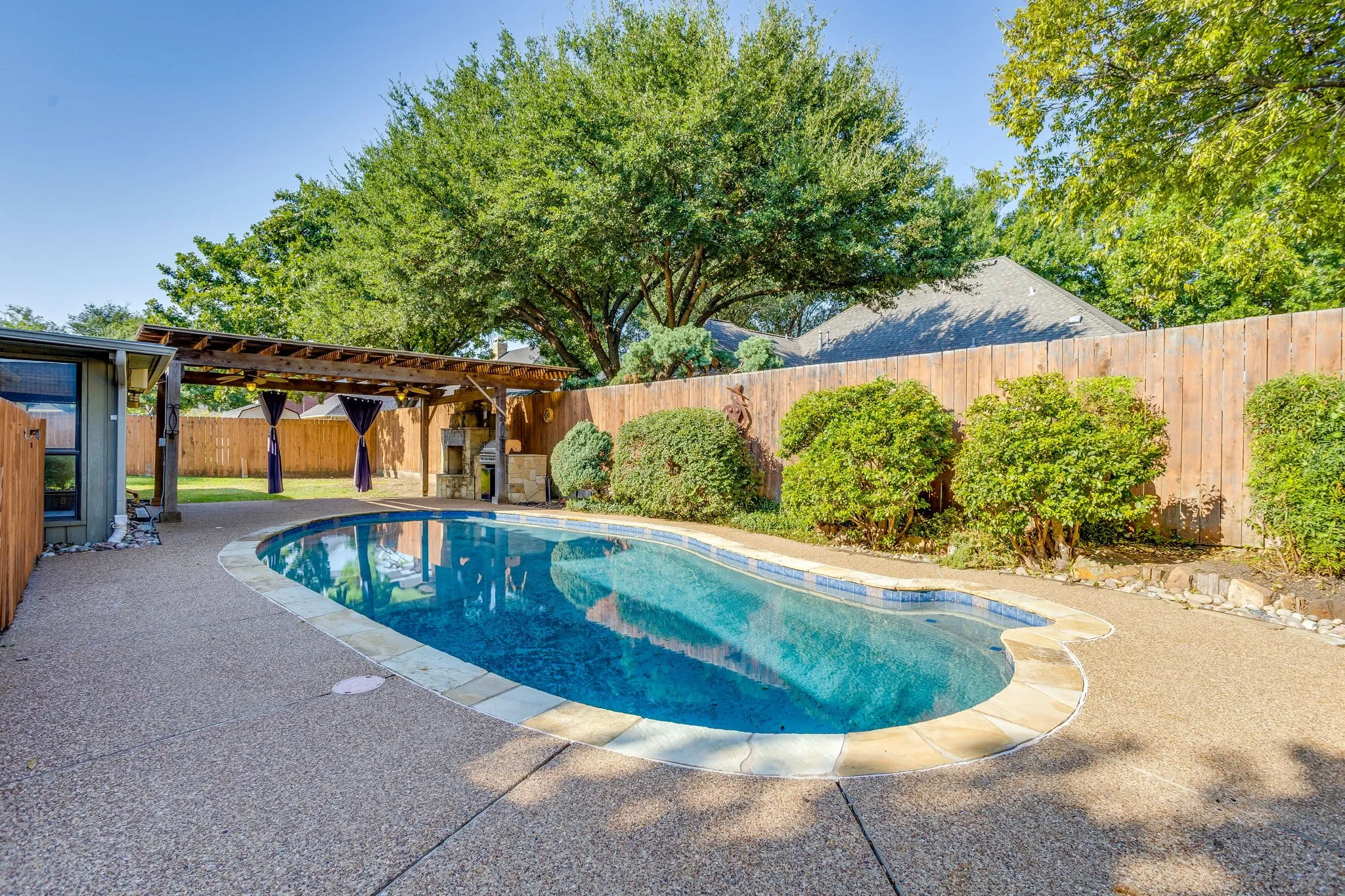 Heart of Keller with pool KHS 990 Oak Ridge Dr. Keller TX 76248 817-422-3322