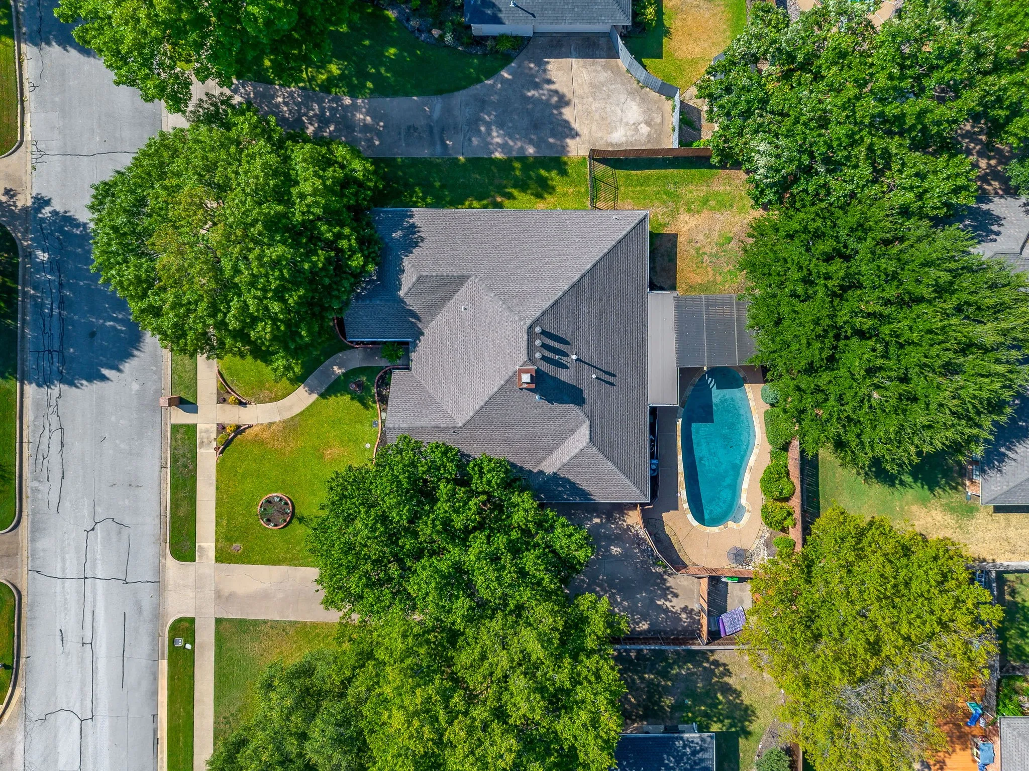 Heart of Keller with pool KHS 990 Oak Ridge Dr. Keller TX 76248 817-422-3322
