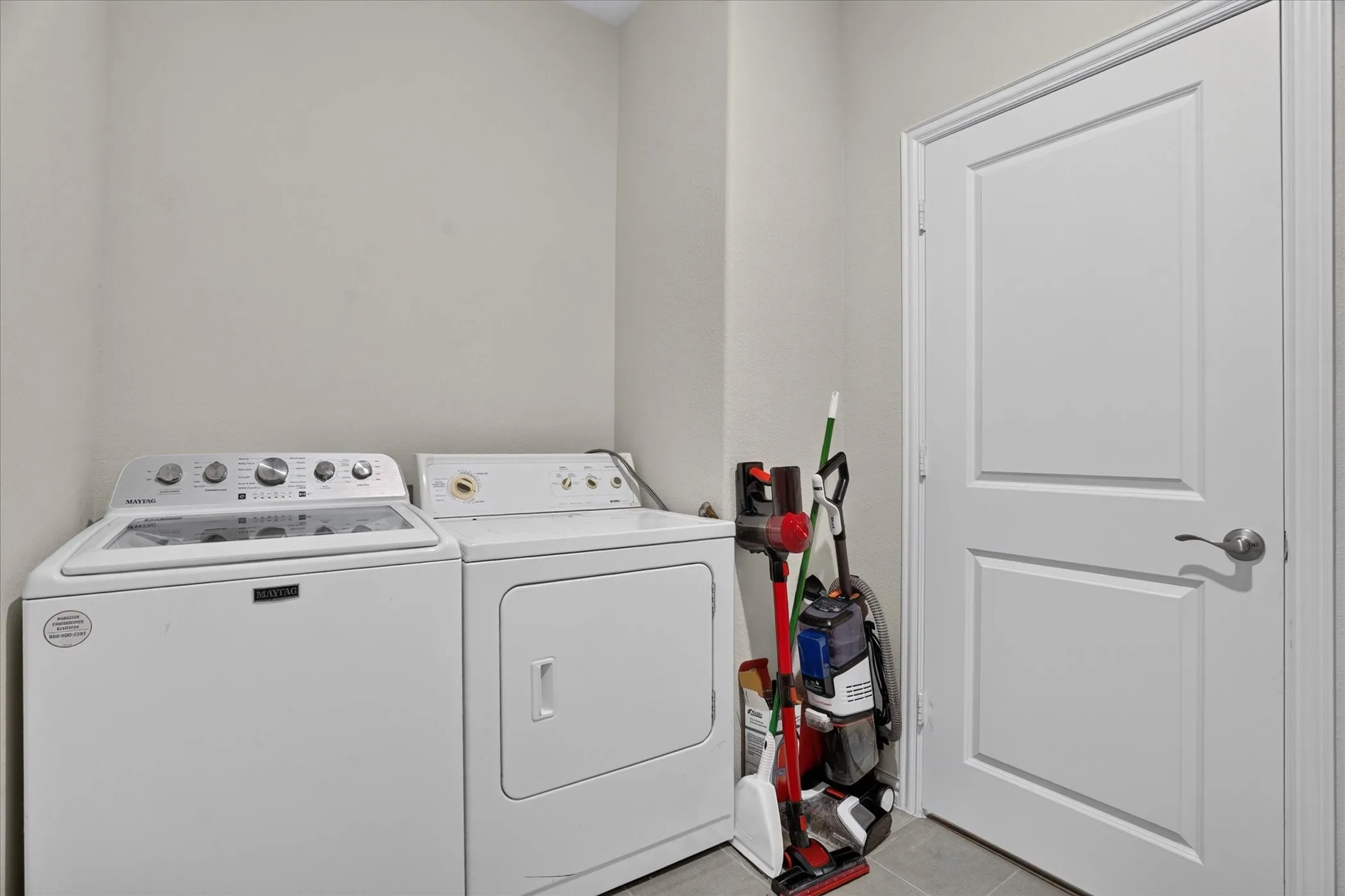 Single Family Residence For Sale in Tarrant County , 2413 Ponca Drive, Fort Worth, Texas 76179, 4 Bedroom, 3 Bathroom, 2 Garage spaces, 2,279 Sqft, built in 2022, mls#21369174, Real Estate Agent in Fort Worth, Homes For Sale in Tarrant county, Homes For Sale in Fort Worth, Realtor in Fort Worth Texas, Real Estate Brokerage Independent Realty Texas, Luminita Cordes Realtor