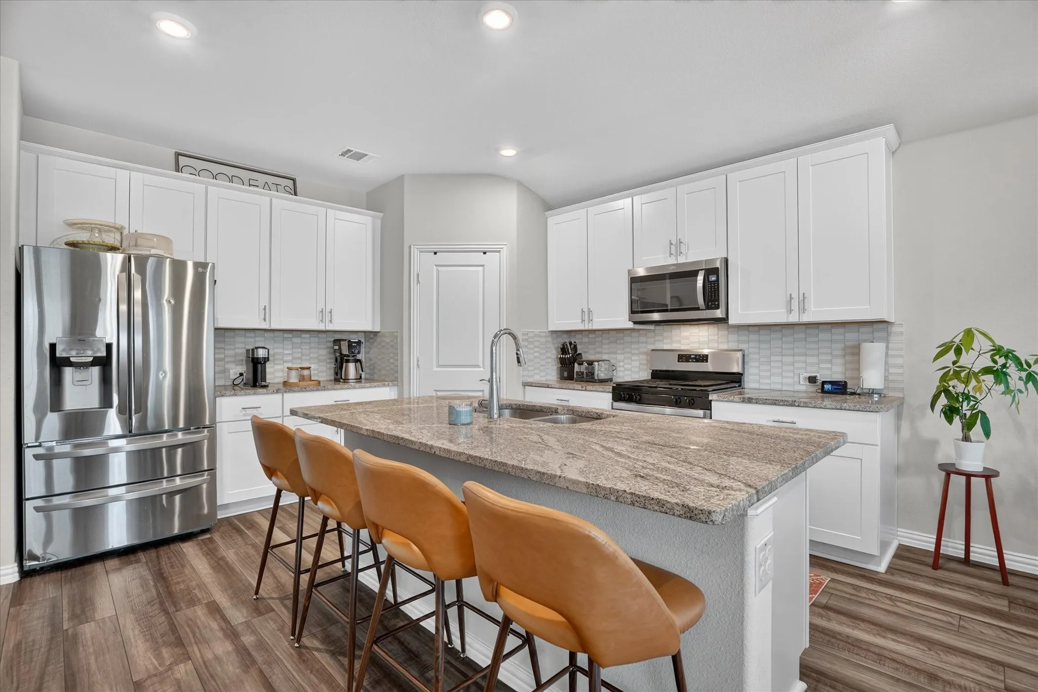 Single Family Residence For Sale in Tarrant County , 2413 Ponca Drive, Fort Worth, Texas 76179, 4 Bedroom, 3 Bathroom, 2 Garage spaces, 2,279 Sqft, built in 2022, mls#21369174, Real Estate Agent in Fort Worth, Homes For Sale in Tarrant county, Homes For Sale in Fort Worth, Realtor in Fort Worth Texas, Real Estate Brokerage Independent Realty Texas, Luminita Cordes Realtor