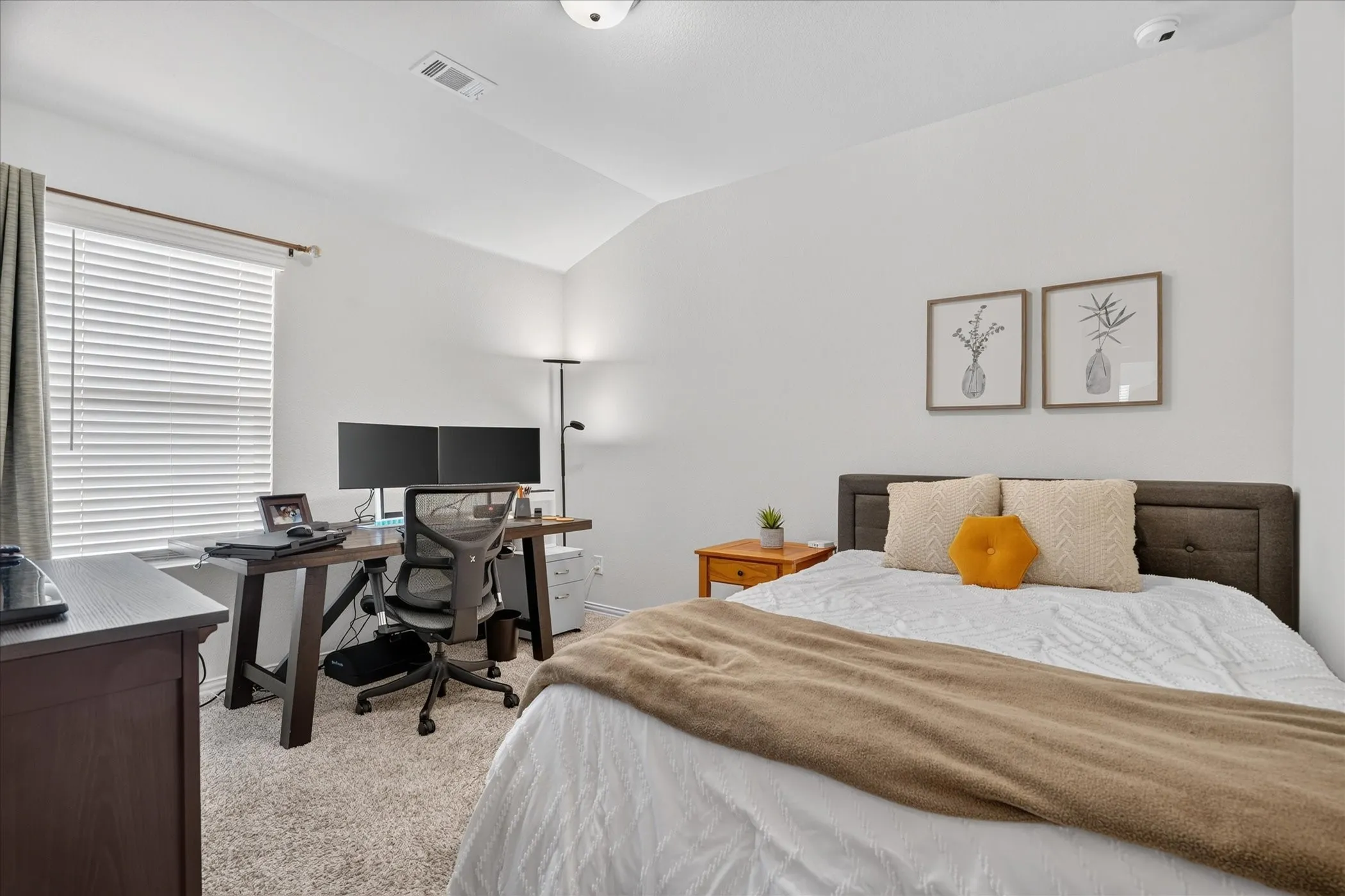 Single Family Residence For Sale in Tarrant County , 2413 Ponca Drive, Fort Worth, Texas 76179, 4 Bedroom, 3 Bathroom, 2 Garage spaces, 2,279 Sqft, built in 2022, mls#21369174, Real Estate Agent in Fort Worth, Homes For Sale in Tarrant county, Homes For Sale in Fort Worth, Realtor in Fort Worth Texas, Real Estate Brokerage Independent Realty Texas, Luminita Cordes Realtor