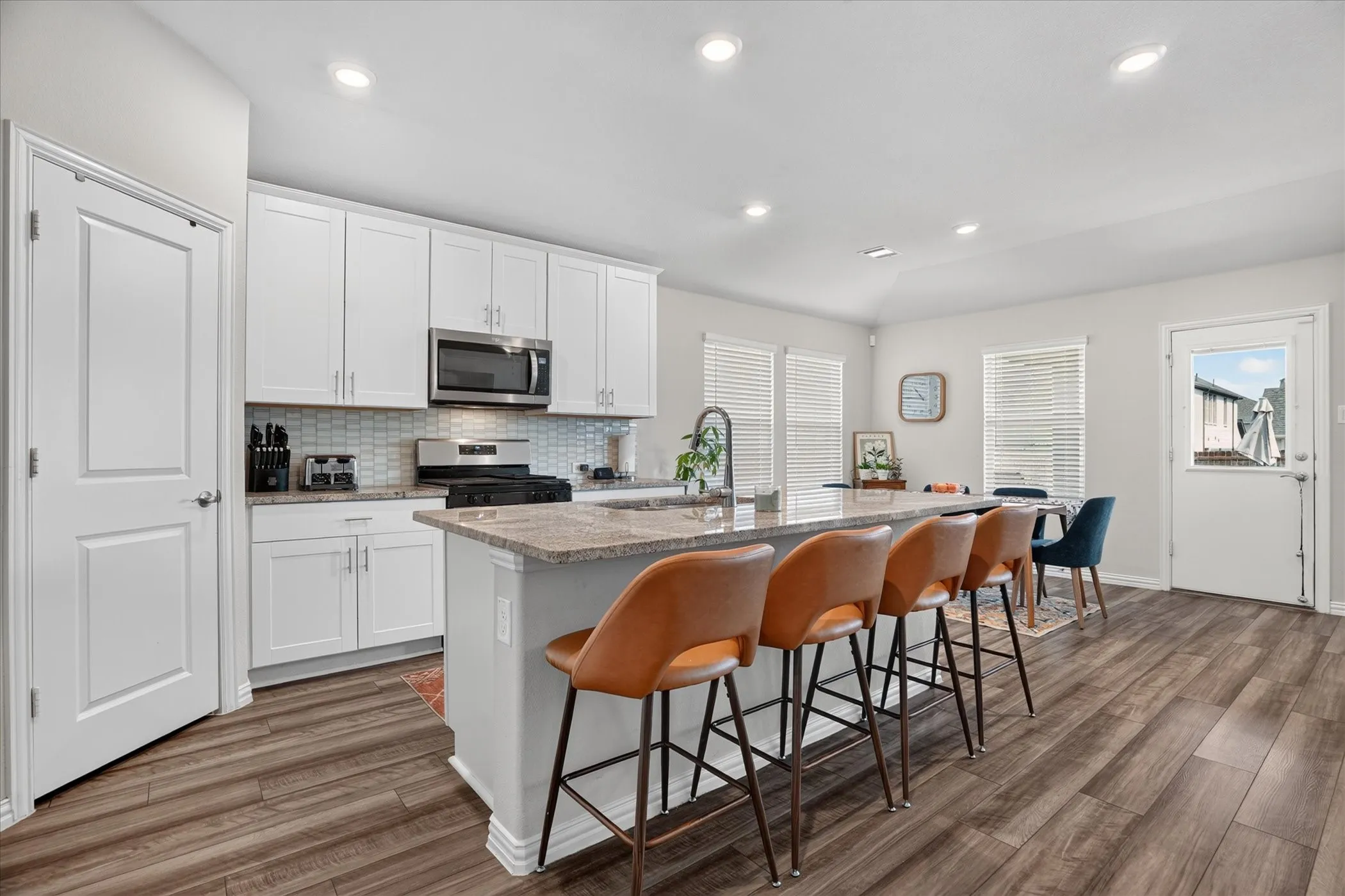 Single Family Residence For Sale in Tarrant County , 2413 Ponca Drive, Fort Worth, Texas 76179, 4 Bedroom, 3 Bathroom, 2 Garage spaces, 2,279 Sqft, built in 2022, mls#21369174, Real Estate Agent in Fort Worth, Homes For Sale in Tarrant county, Homes For Sale in Fort Worth, Realtor in Fort Worth Texas, Real Estate Brokerage Independent Realty Texas, Luminita Cordes Realtor