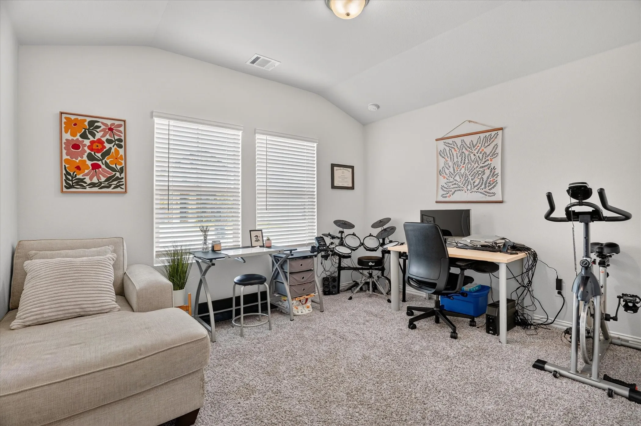 Single Family Residence For Sale in Tarrant County , 2413 Ponca Drive, Fort Worth, Texas 76179, 4 Bedroom, 3 Bathroom, 2 Garage spaces, 2,279 Sqft, built in 2022, mls#21369174, Real Estate Agent in Fort Worth, Homes For Sale in Tarrant county, Homes For Sale in Fort Worth, Realtor in Fort Worth Texas, Real Estate Brokerage Independent Realty Texas, Luminita Cordes Realtor