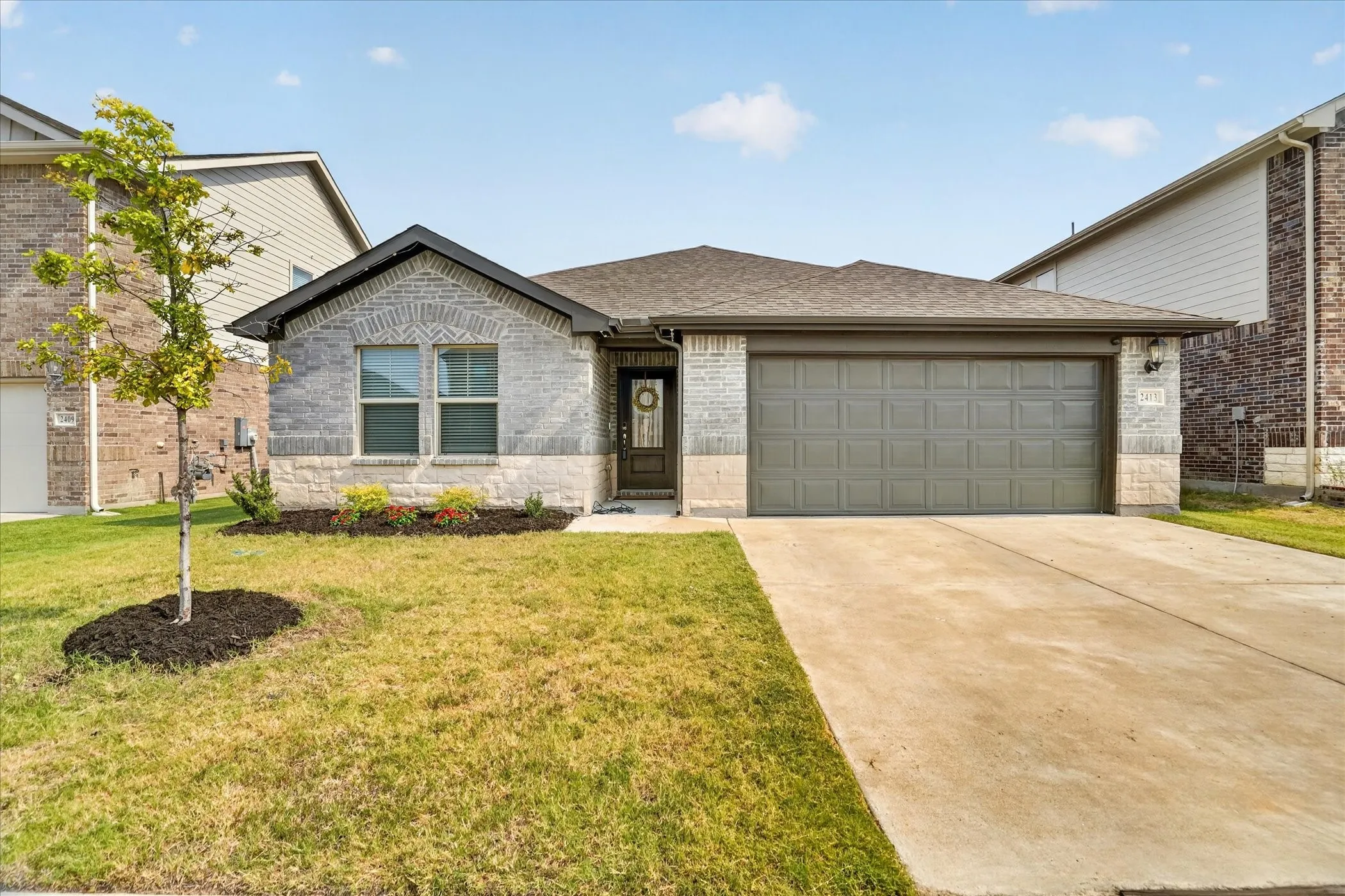 Single Family Residence For Sale in Tarrant County , 2413 Ponca Drive, Fort Worth, Texas 76179, 4 Bedroom, 3 Bathroom, 2 Garage spaces, 2,279 Sqft, built in 2022, mls#21369174, Real Estate Agent in Fort Worth, Homes For Sale in Tarrant county, Homes For Sale in Fort Worth, Realtor in Fort Worth Texas, Real Estate Brokerage Independent Realty Texas, Luminita Cordes Realtor
