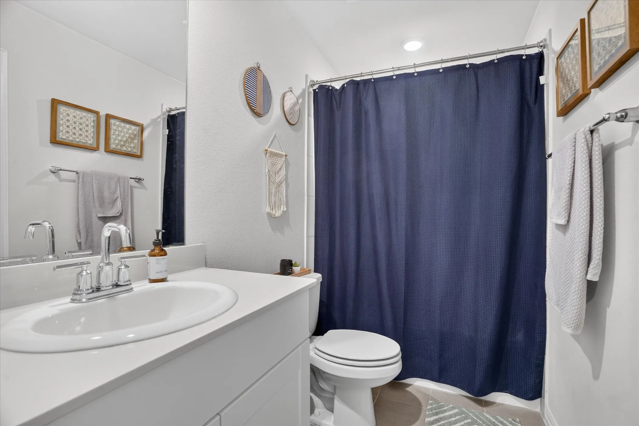Single Family Residence For Sale in Tarrant County , 2413 Ponca Drive, Fort Worth, Texas 76179, 4 Bedroom, 3 Bathroom, 2 Garage spaces, 2,279 Sqft, built in 2022, mls#21369174, Real Estate Agent in Fort Worth, Homes For Sale in Tarrant county, Homes For Sale in Fort Worth, Realtor in Fort Worth Texas, Real Estate Brokerage Independent Realty Texas, Luminita Cordes Realtor