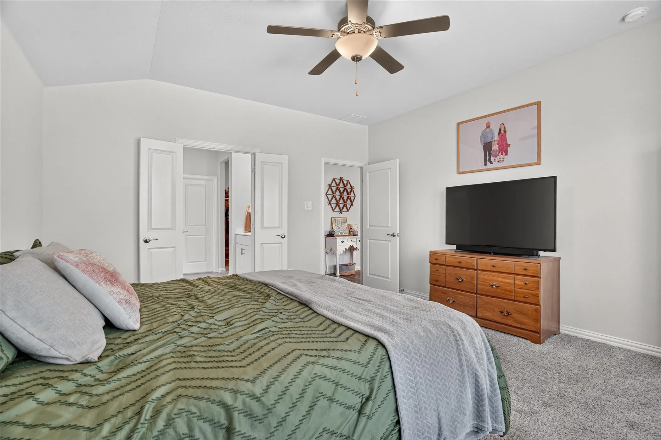 Single Family Residence For Sale in Tarrant County , 2413 Ponca Drive, Fort Worth, Texas 76179, 4 Bedroom, 3 Bathroom, 2 Garage spaces, 2,279 Sqft, built in 2022, mls#21369174, Real Estate Agent in Fort Worth, Homes For Sale in Tarrant county, Homes For Sale in Fort Worth, Realtor in Fort Worth Texas, Real Estate Brokerage Independent Realty Texas, Luminita Cordes Realtor