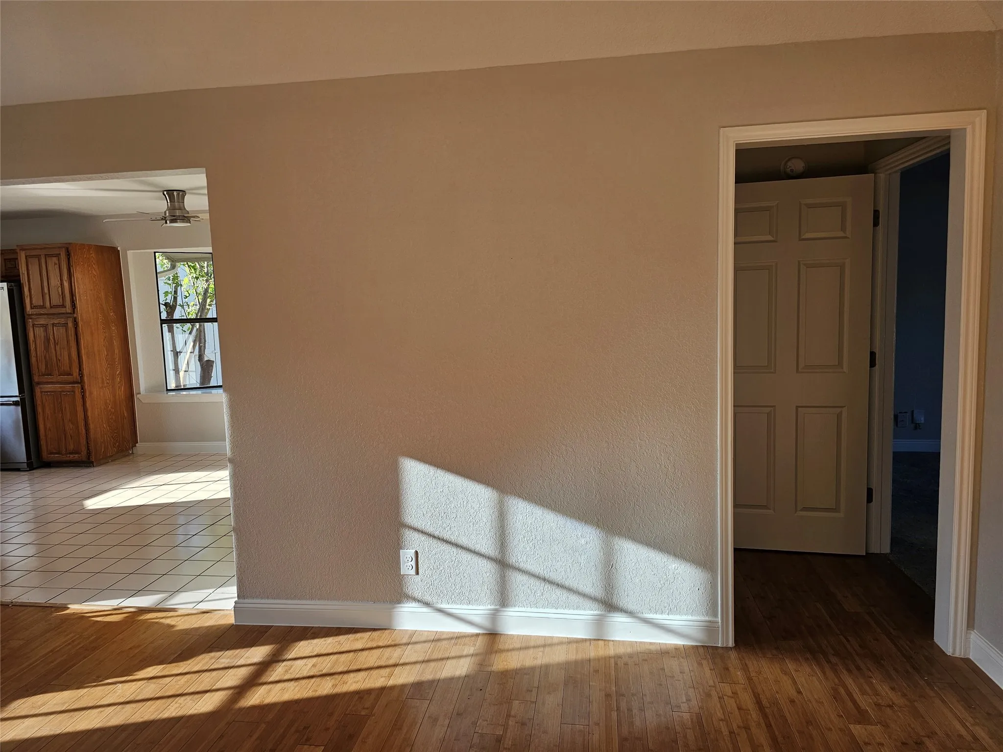 Single Family Residence For Sale in Tarrant County , 6300 Brownlee Lane, Arlington, Texas 76018, 3 Bedroom, 2 Bathroom, 2 Garage spaces, 1,490 Sqft, built in 1984, mls#21370449, Real Estate Agent in Arlington, Homes For Sale in Tarrant county, Homes For Sale in Arlington, Realtor in Arlington Texas, Real Estate Brokerage Independent Realty Texas, Luminita Cordes Realtor