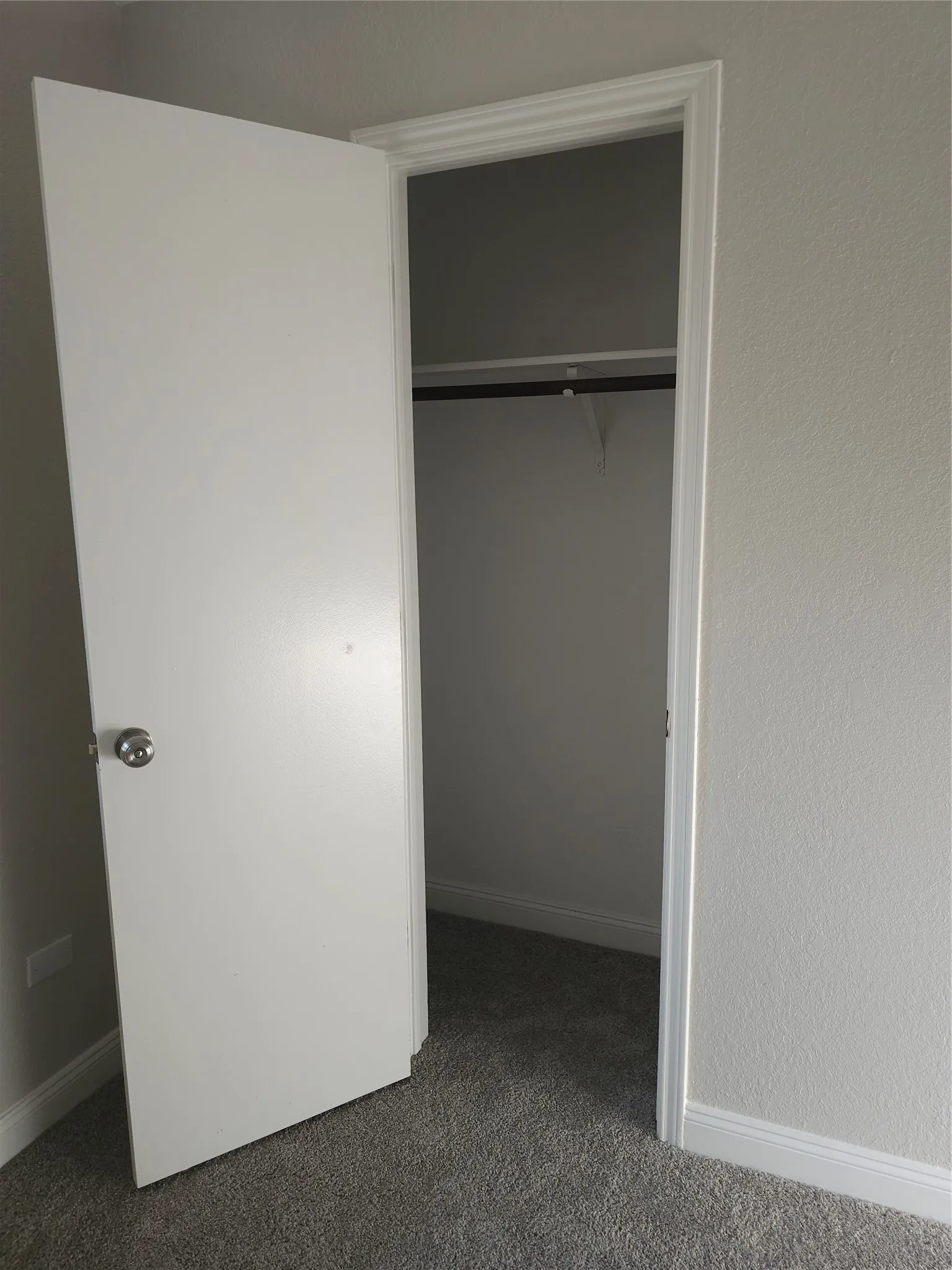 Single Family Residence For Sale in Tarrant County , 6300 Brownlee Lane, Arlington, Texas 76018, 3 Bedroom, 2 Bathroom, 2 Garage spaces, 1,490 Sqft, built in 1984, mls#21370449, Real Estate Agent in Arlington, Homes For Sale in Tarrant county, Homes For Sale in Arlington, Realtor in Arlington Texas, Real Estate Brokerage Independent Realty Texas, Luminita Cordes Realtor