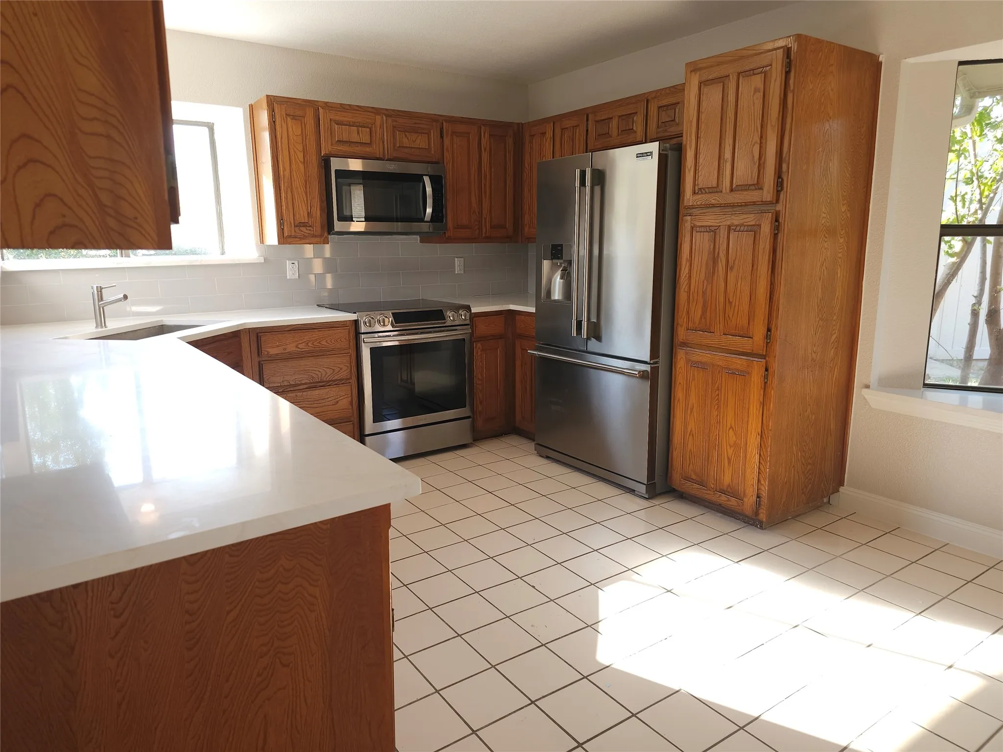 Single Family Residence For Sale in Tarrant County , 6300 Brownlee Lane, Arlington, Texas 76018, 3 Bedroom, 2 Bathroom, 2 Garage spaces, 1,490 Sqft, built in 1984, mls#21370449, Real Estate Agent in Arlington, Homes For Sale in Tarrant county, Homes For Sale in Arlington, Realtor in Arlington Texas, Real Estate Brokerage Independent Realty Texas, Luminita Cordes Realtor