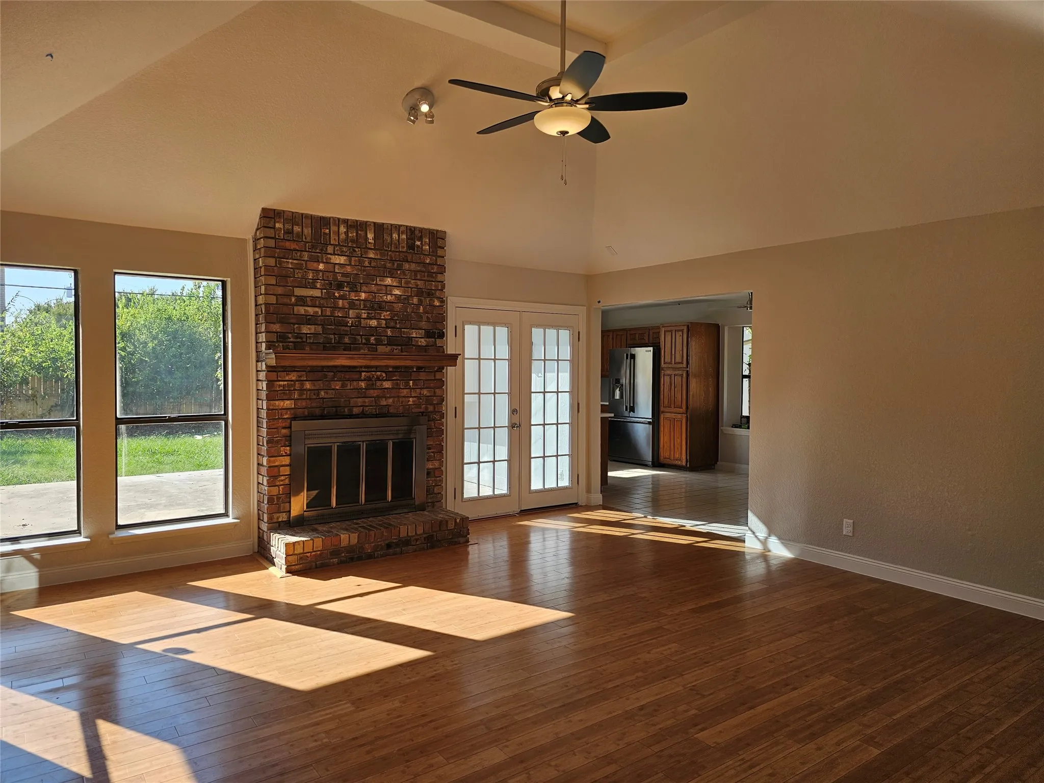 Single Family Residence For Sale in Tarrant County , 6300 Brownlee Lane, Arlington, Texas 76018, 3 Bedroom, 2 Bathroom, 2 Garage spaces, 1,490 Sqft, built in 1984, mls#21370449, Real Estate Agent in Arlington, Homes For Sale in Tarrant county, Homes For Sale in Arlington, Realtor in Arlington Texas, Real Estate Brokerage Independent Realty Texas, Luminita Cordes Realtor