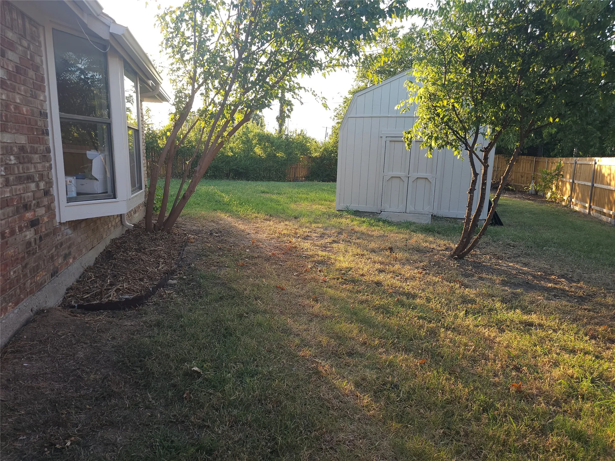 Single Family Residence For Sale in Tarrant County , 6300 Brownlee Lane, Arlington, Texas 76018, 3 Bedroom, 2 Bathroom, 2 Garage spaces, 1,490 Sqft, built in 1984, mls#21370449, Real Estate Agent in Arlington, Homes For Sale in Tarrant county, Homes For Sale in Arlington, Realtor in Arlington Texas, Real Estate Brokerage Independent Realty Texas, Luminita Cordes Realtor